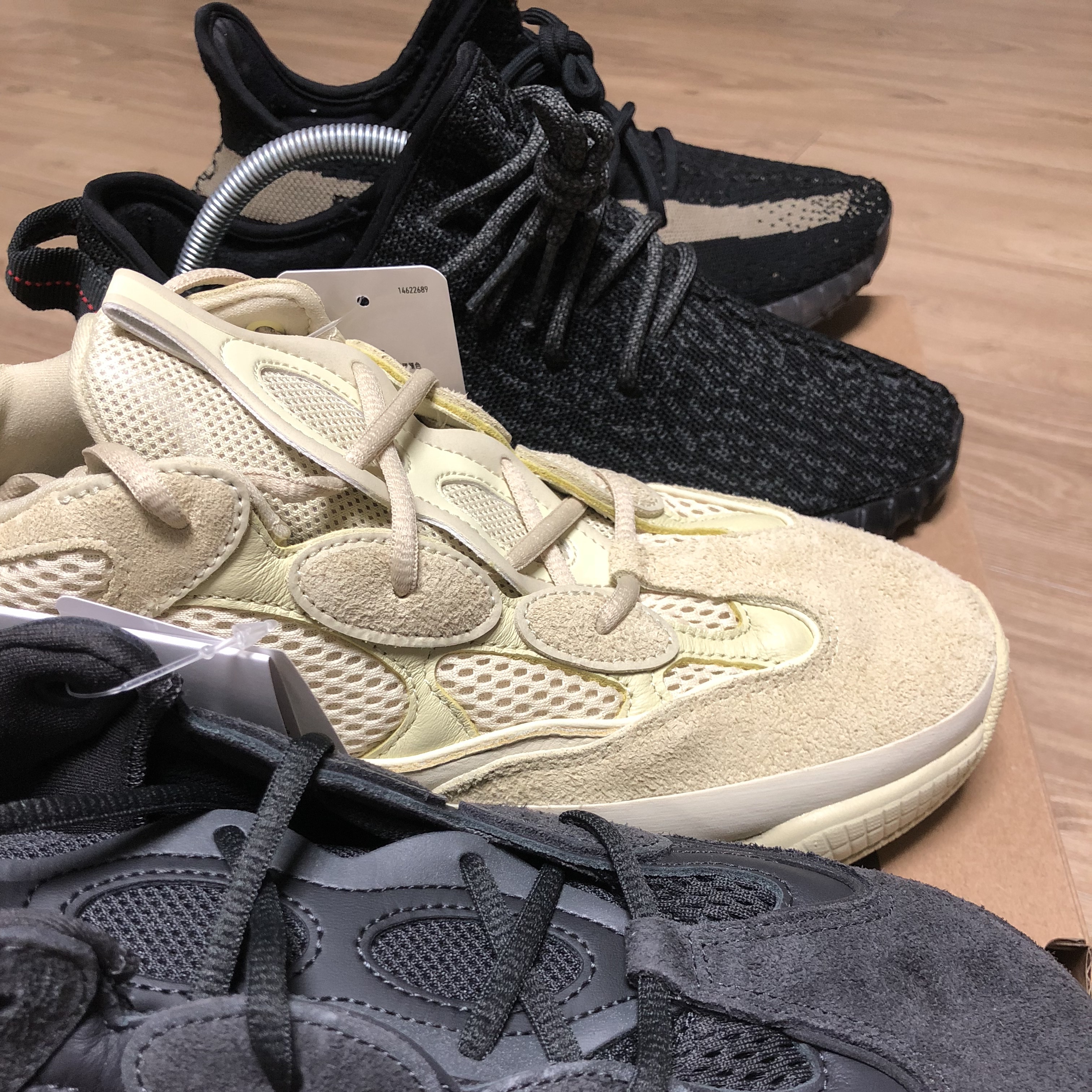 Adidas Yeezy Boost 350 Pirate Black 2016, Adidas Yeezy Boost 350 V2 Core Black Green 착용 스타일 - 3