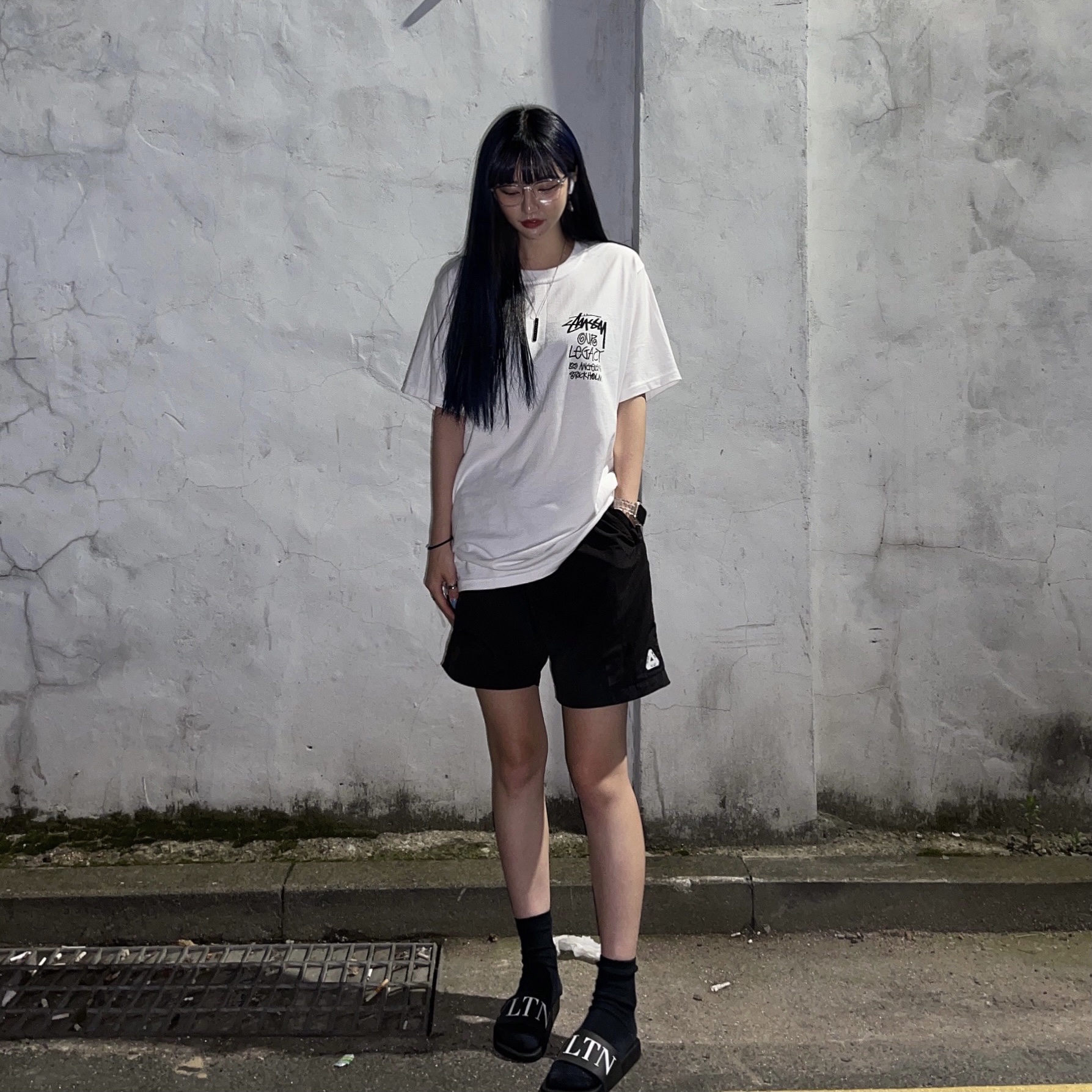 Stussy x Our Legacy Surfman T-Shirt White - 21SS, Palace Sofar Shell Shorts Black - 21SS 착용 스타일