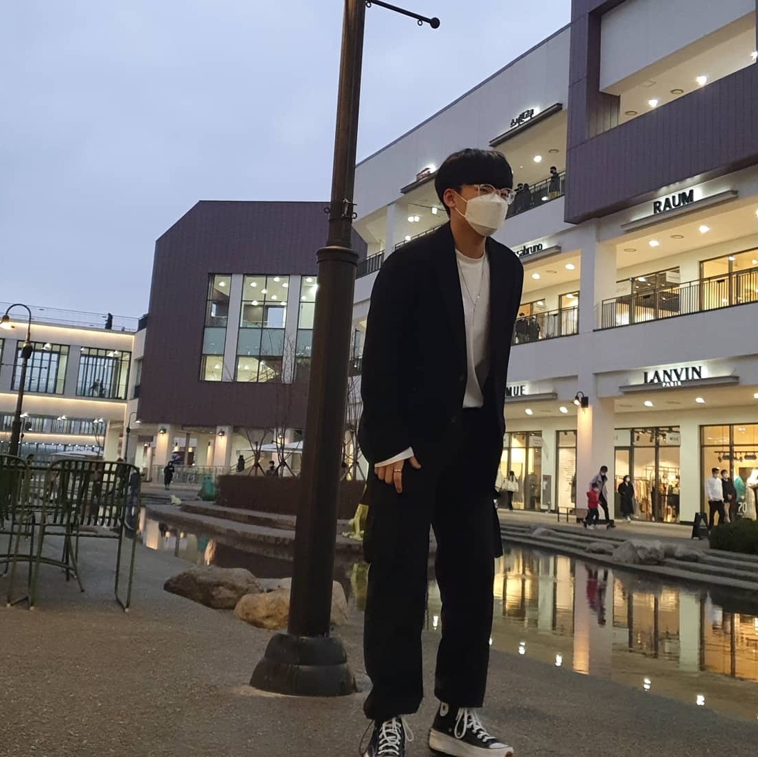 Converse Run Star Hike Hi Black White Gum 착용 스타일 - 2
