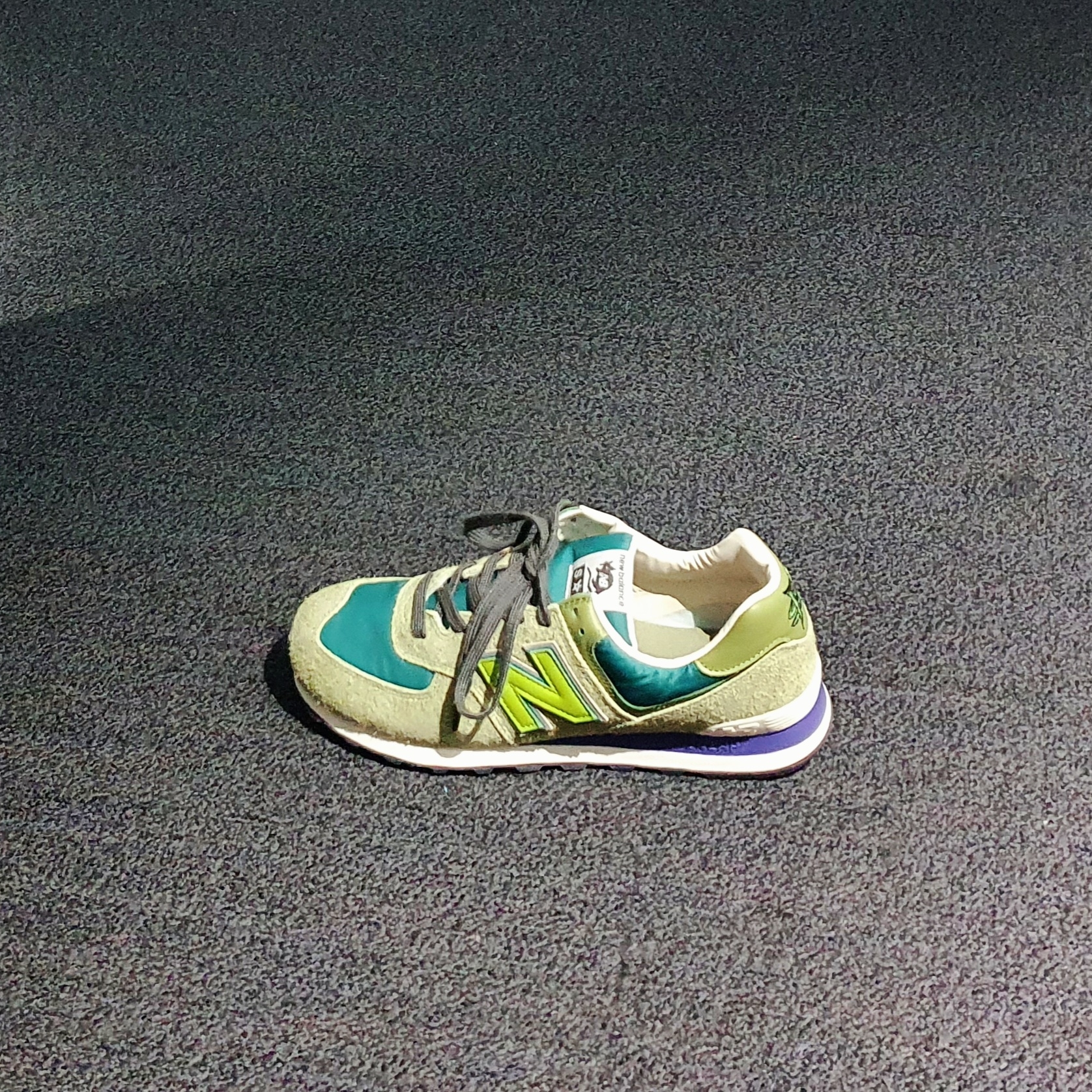 New Balance x Stray Rats 574 Green 착용 스타일