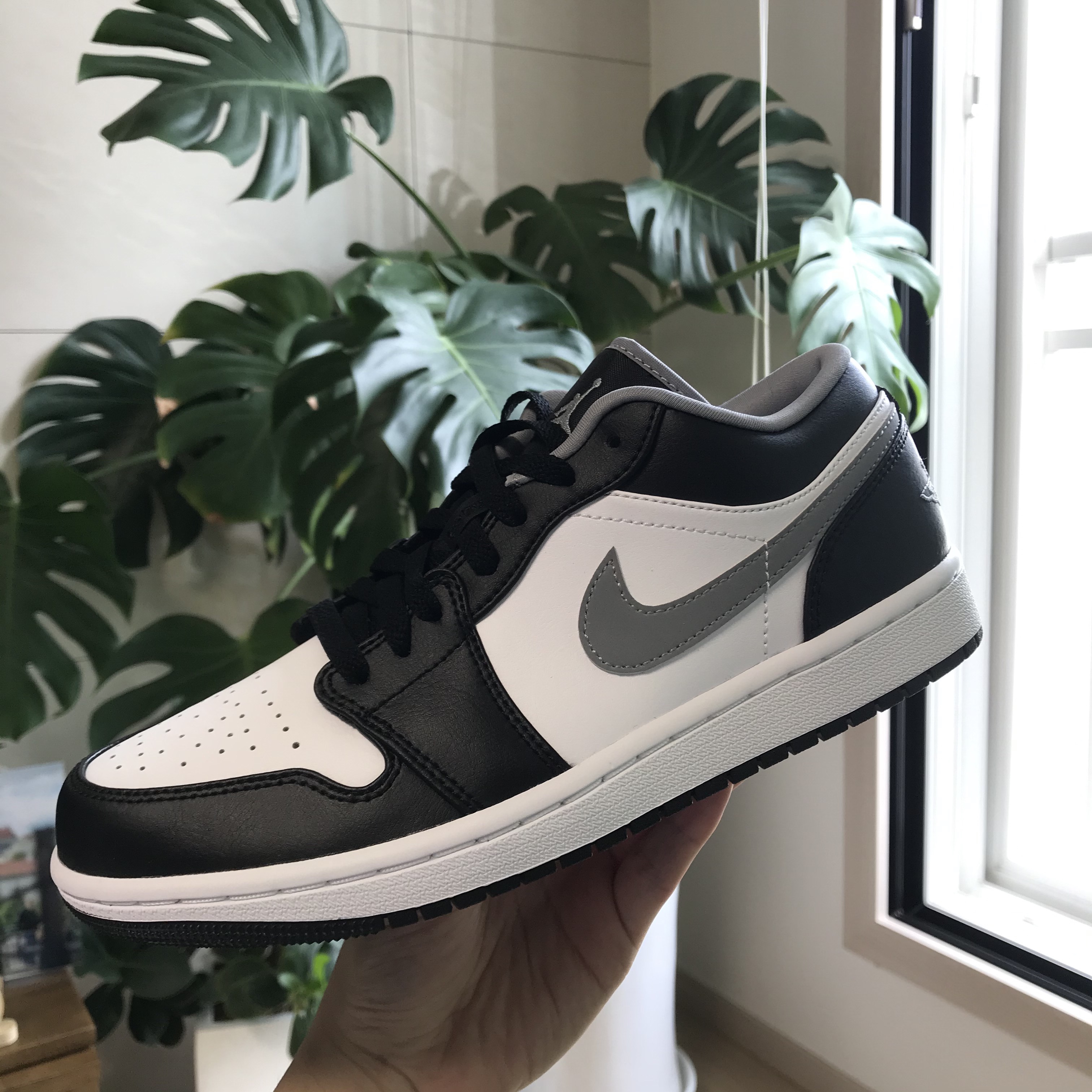 Jordan 1 Low Black Particle Grey 착용 스타일
