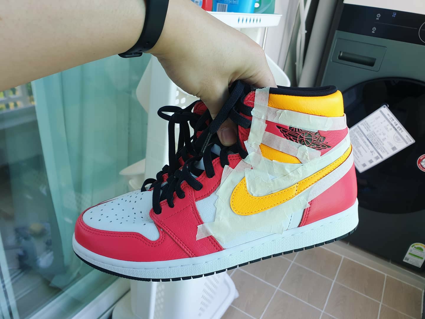 Jordan 1 Retro High OG Light Fusion Red 착용 스타일 - 3