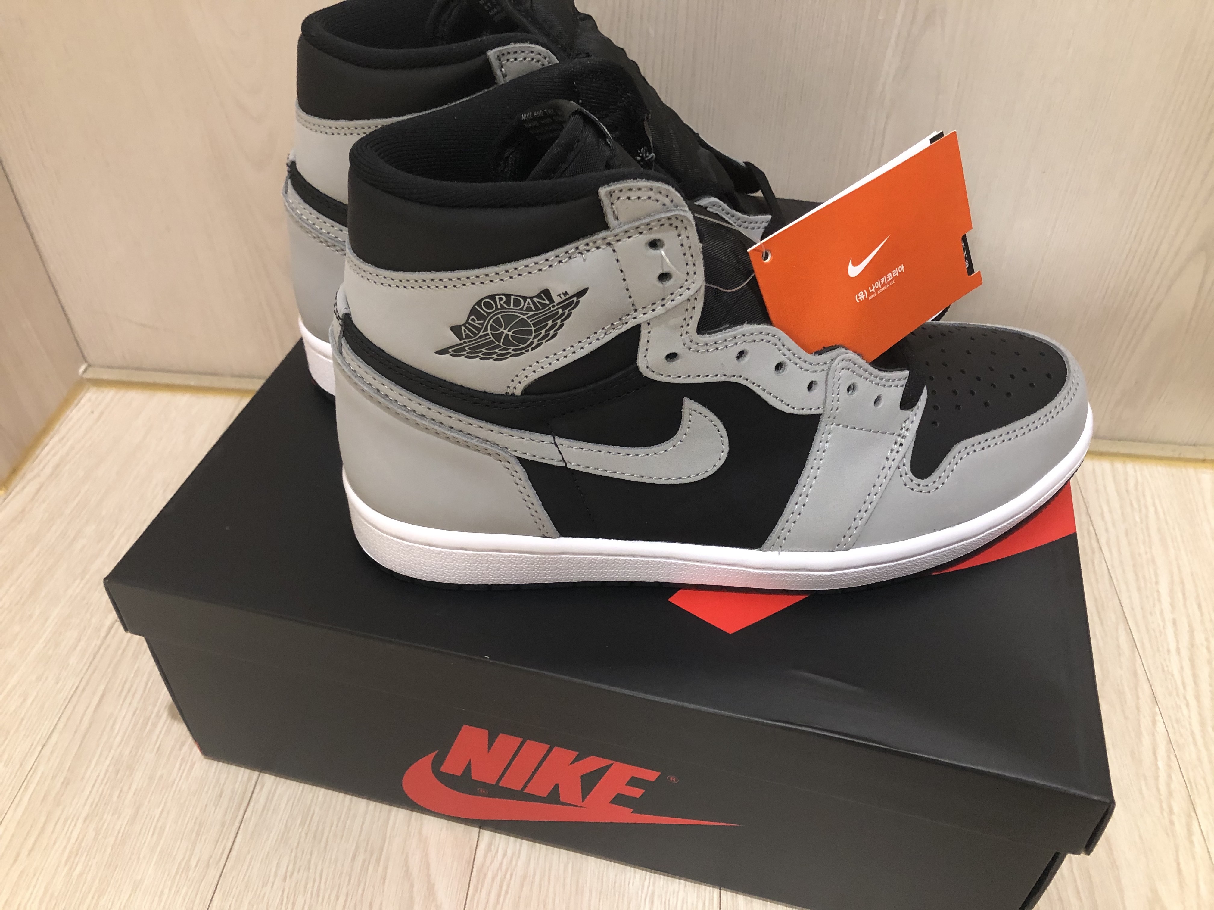Jordan 1 Retro High OG Shadow 2.0 착용 스타일 - 3