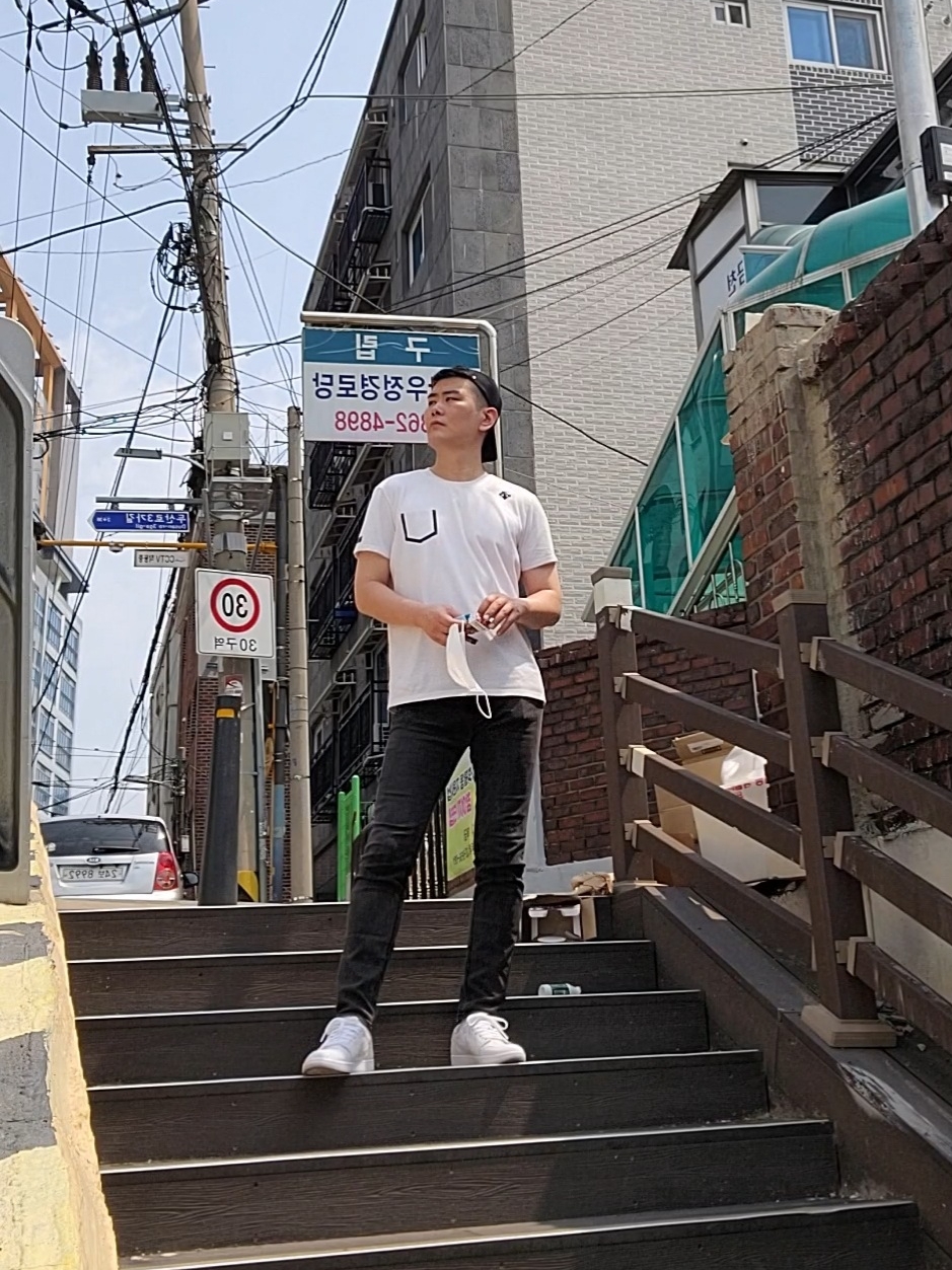 Jordan 1 Low OG Neutral Grey 착용 스타일