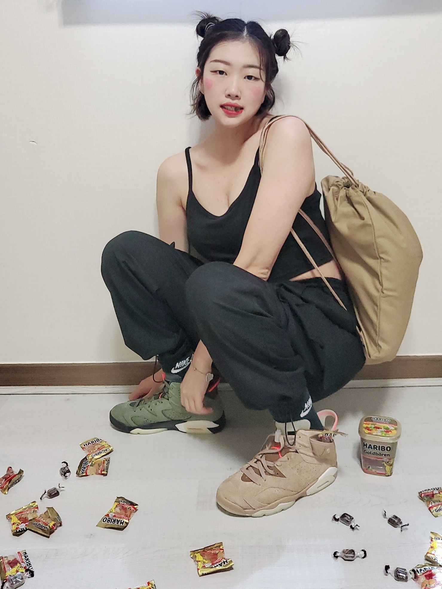 Jordan 6 x Travis Scott Retro SP British Khaki, Jordan 6 x Travis Scott Retro Olive 착용 스타일