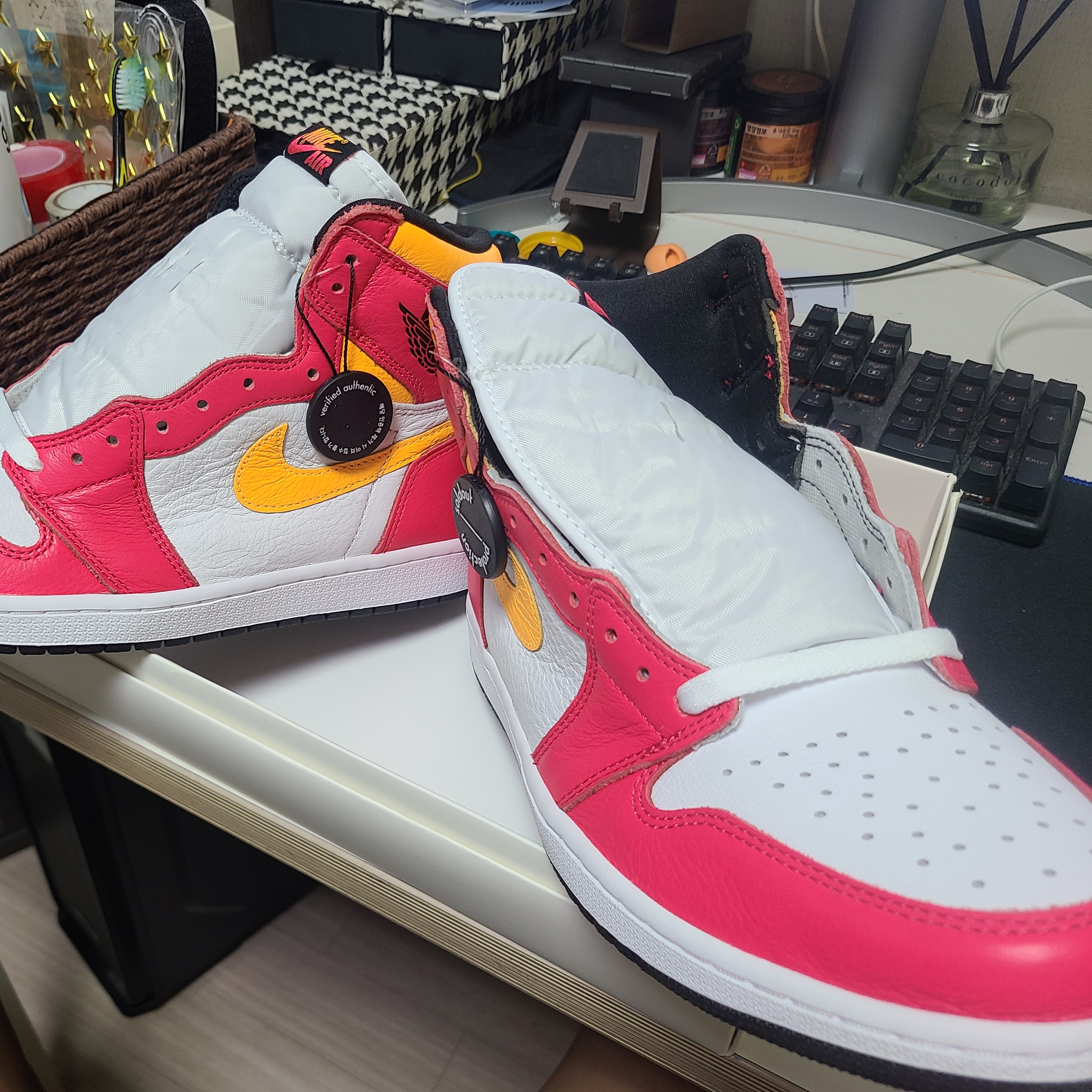 Jordan 1 Retro High OG Light Fusion Red 착용 스타일 - 1