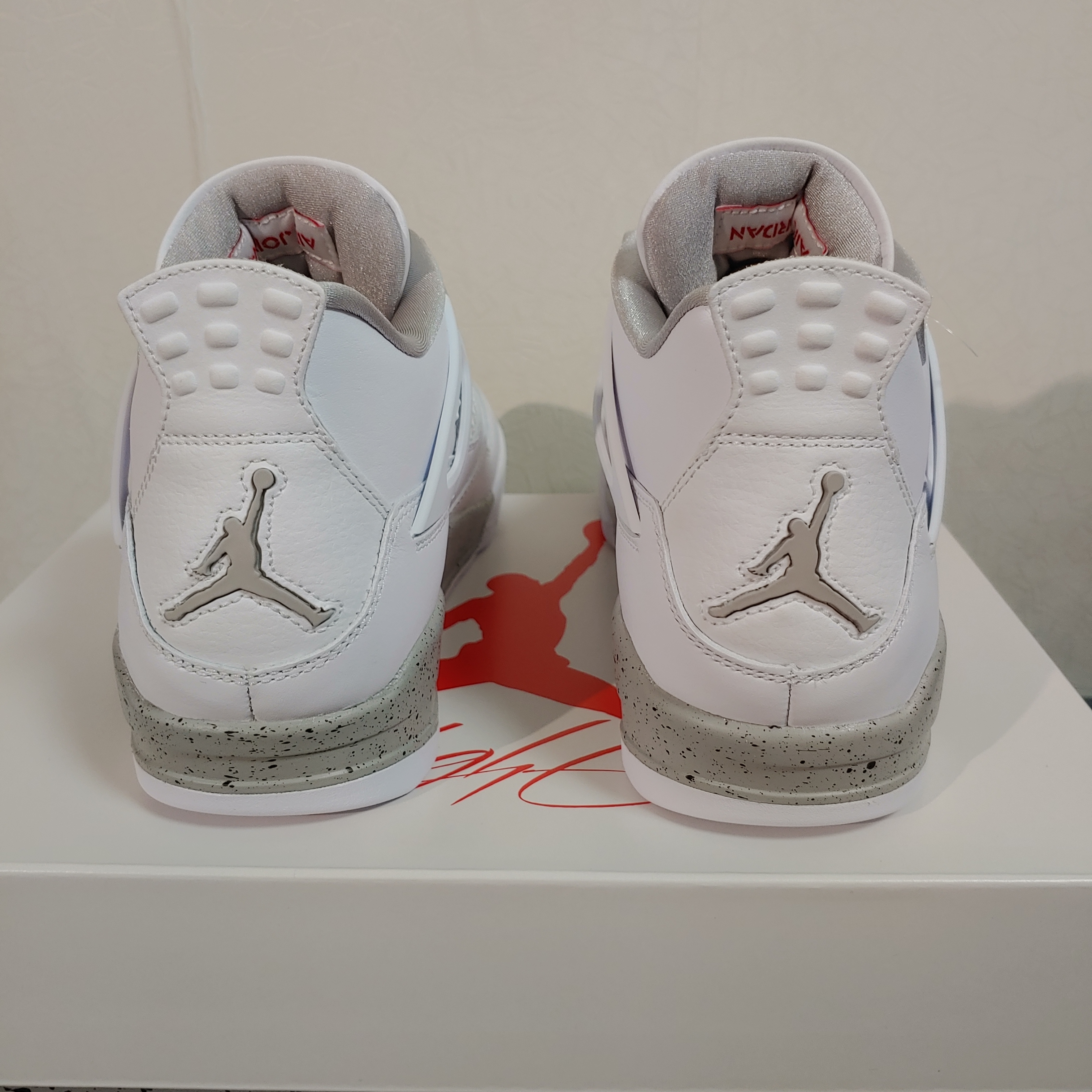 Jordan 4 Retro Tech White 착용 스타일 - 4