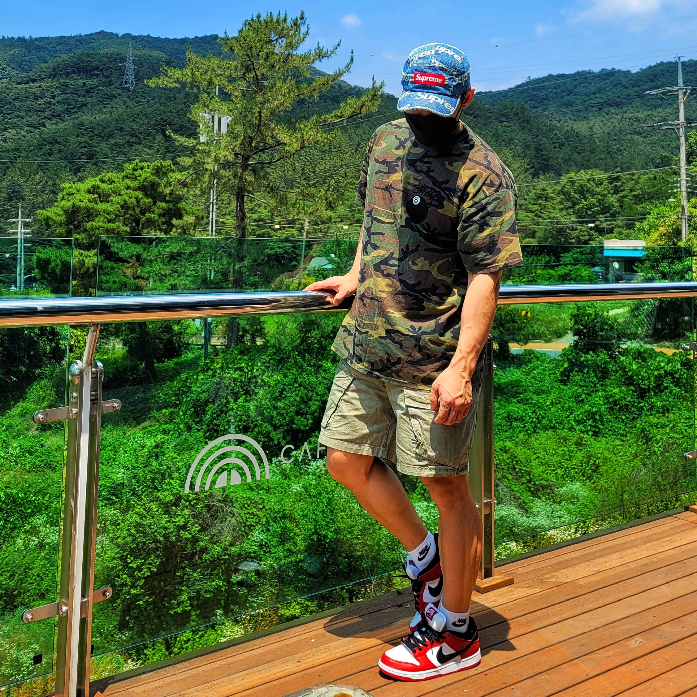 Supreme Frayed Logos Denim Camp Cap Blue - 21SS, Stussy 8 Ball T-Shirt Camo 착용 스타일 - 1