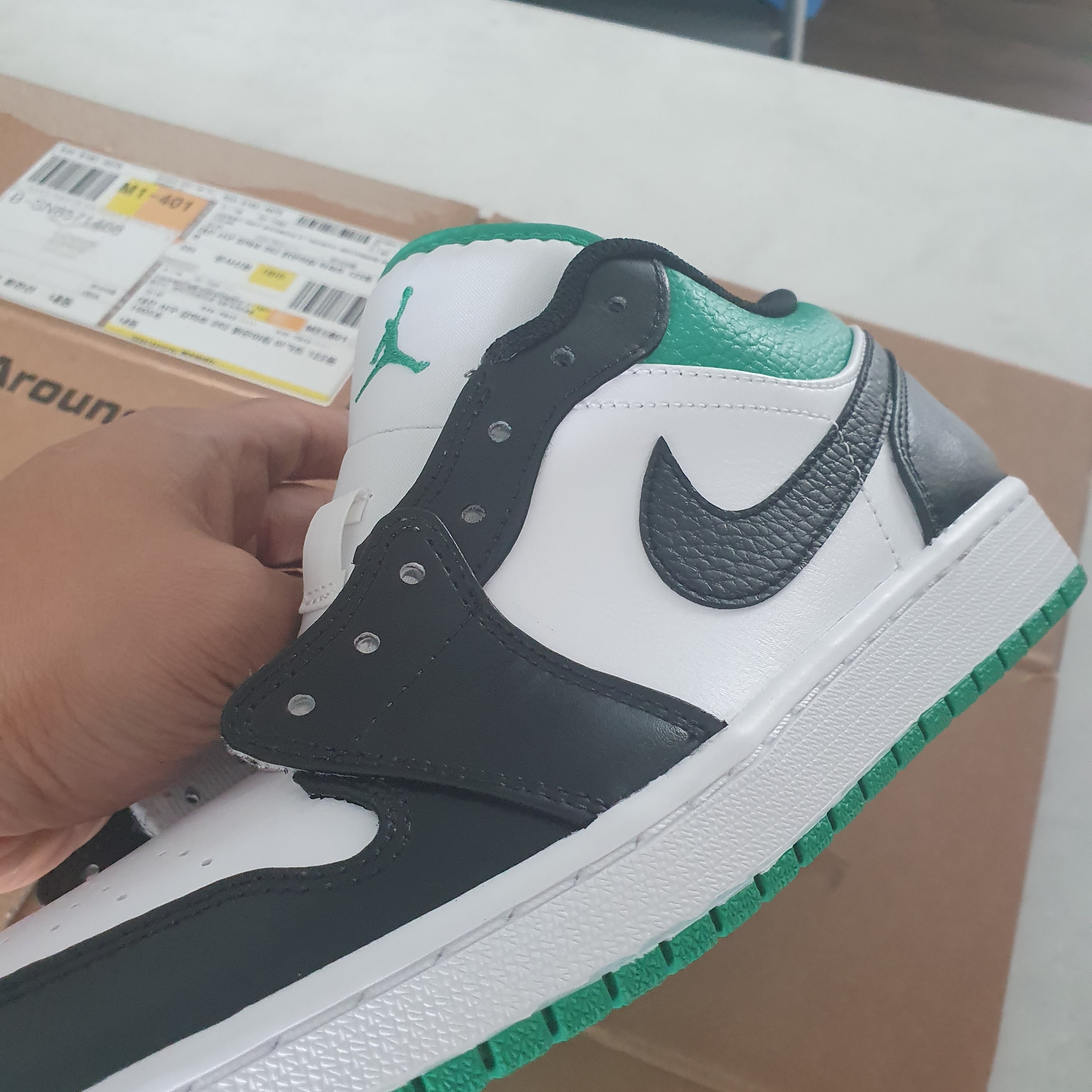 Jordan 1 Low White Lucky Green 착용 스타일