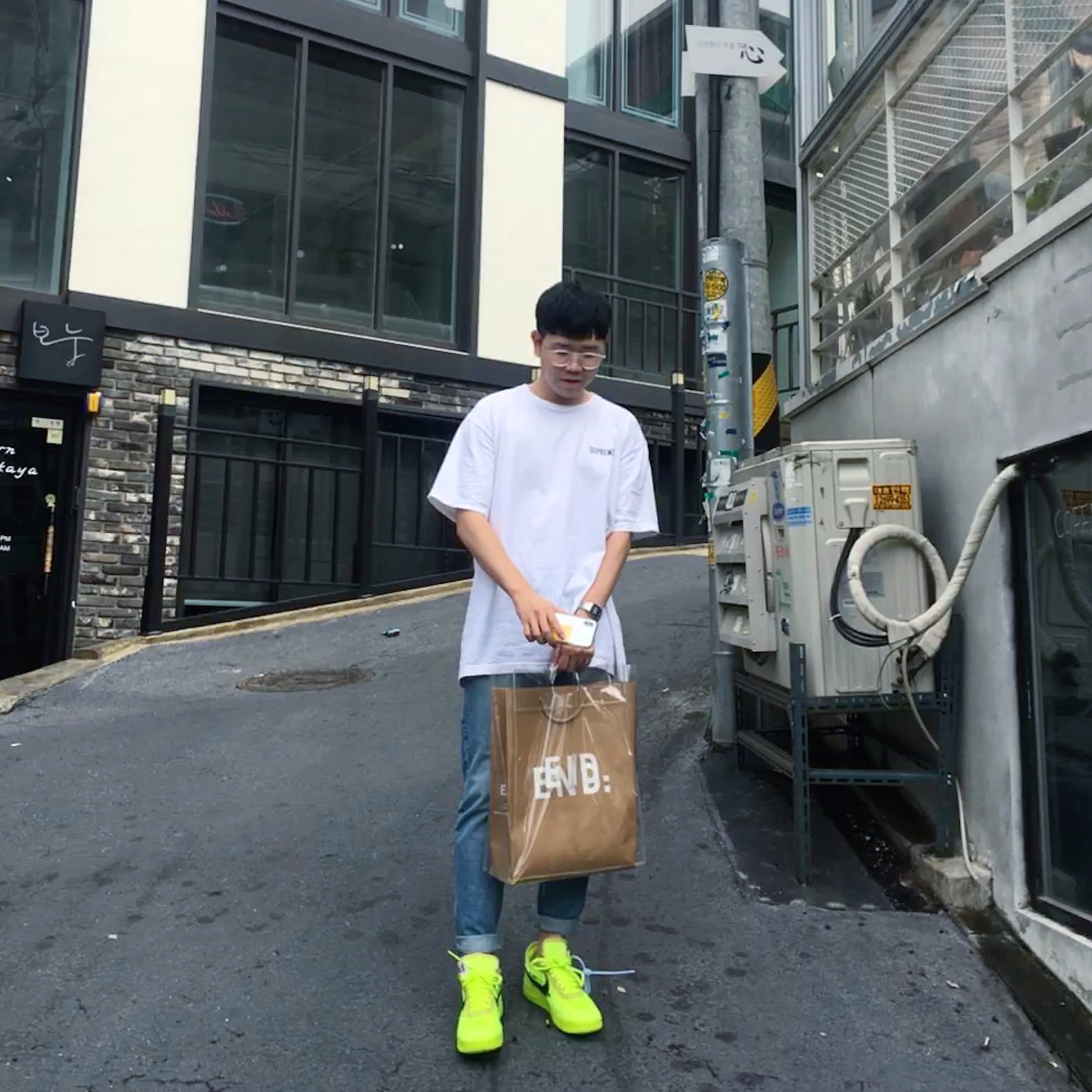Nike x Off-White Air Force 1 Low Volt 착용 스타일 - 2