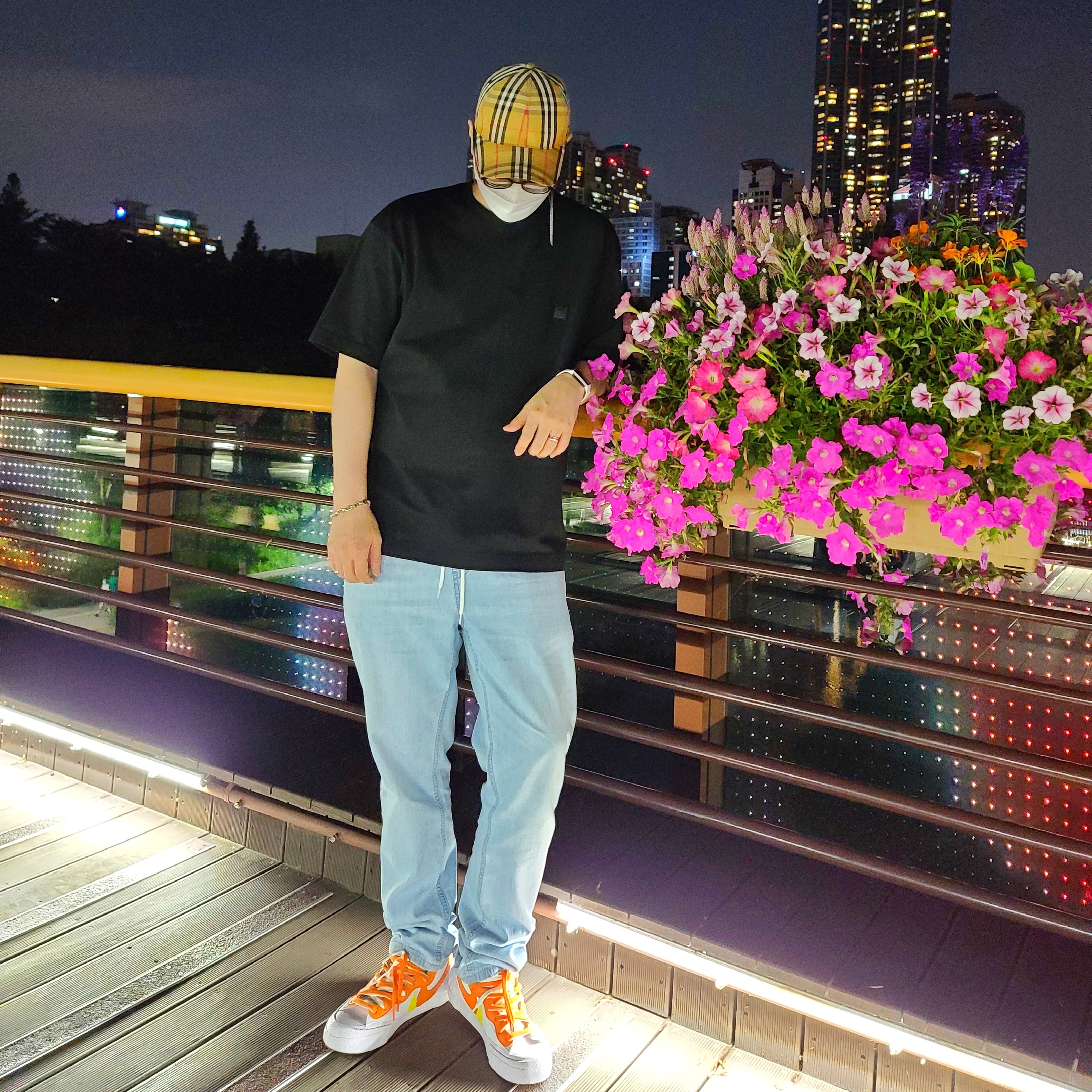 Nike x Sacai Blazer Low Magma Orange 착용 스타일