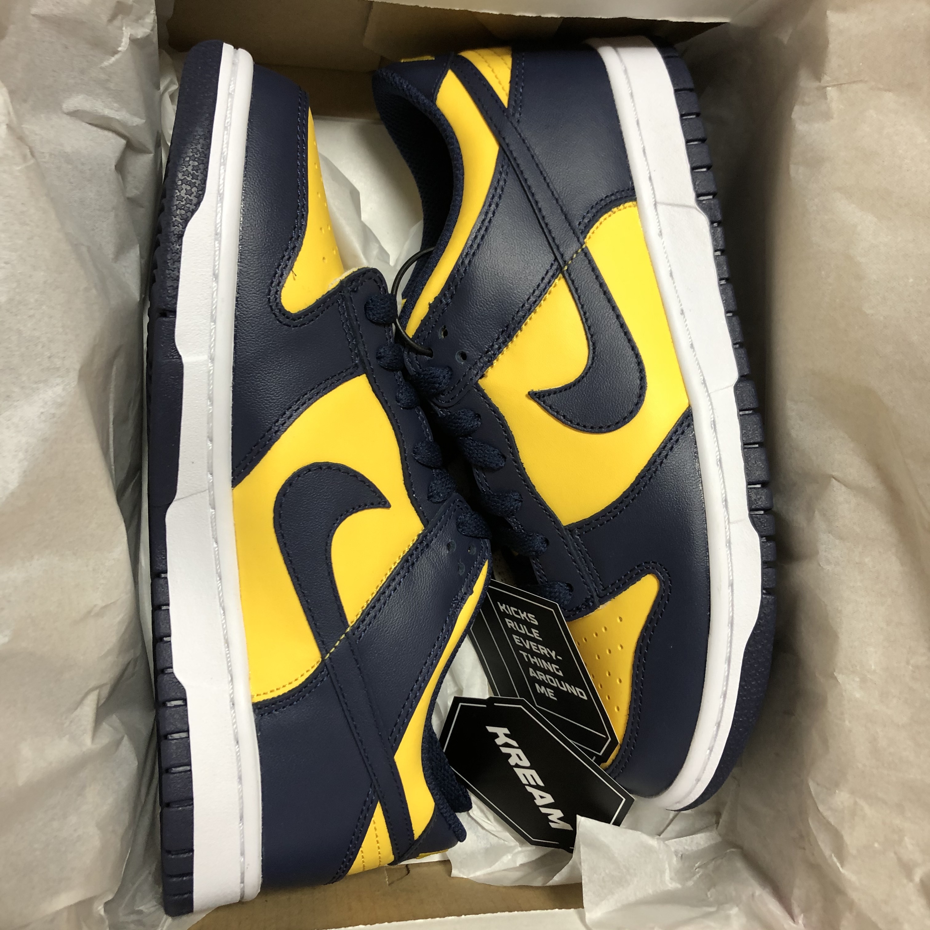 (GS) Nike Dunk Low Varsity Maize, Nike Dunk Low Retro Varsity Maize 착용 스타일 - 2