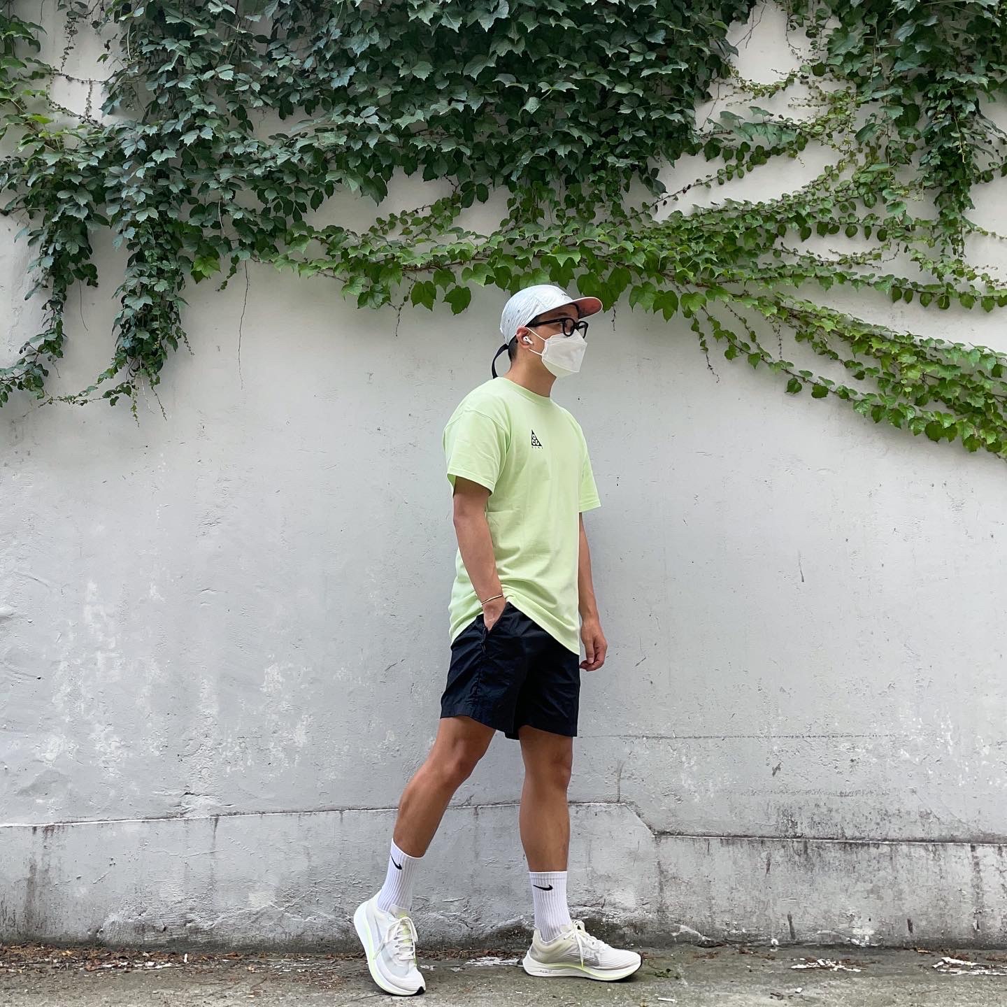 Nike Zoom Fly White Volt 착용 스타일 - 1