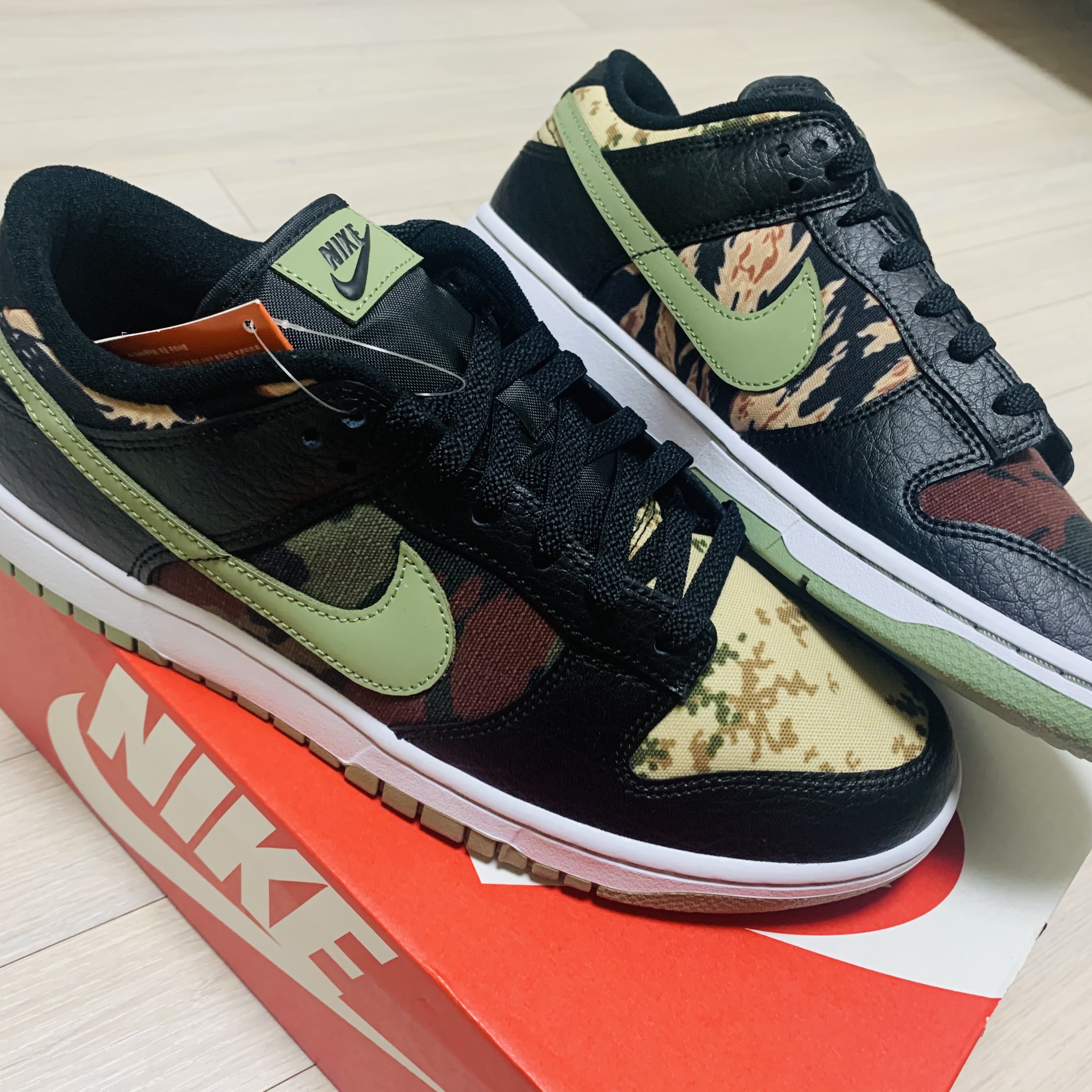 Nike Dunk Low SE Black Multi Camo 착용 스타일