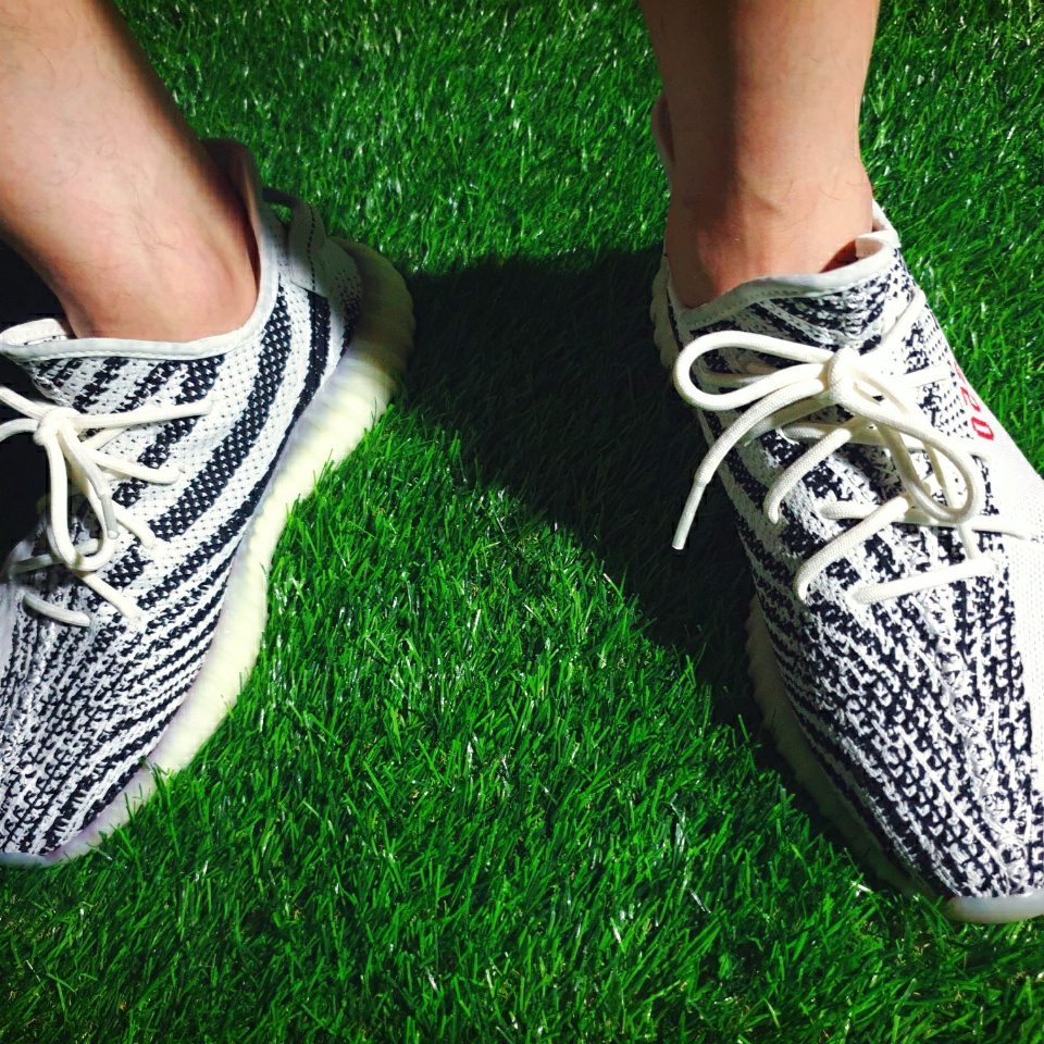 Adidas Yeezy Boost 350 V2 Zebra 2017/2019/2020 착용 스타일 - 4