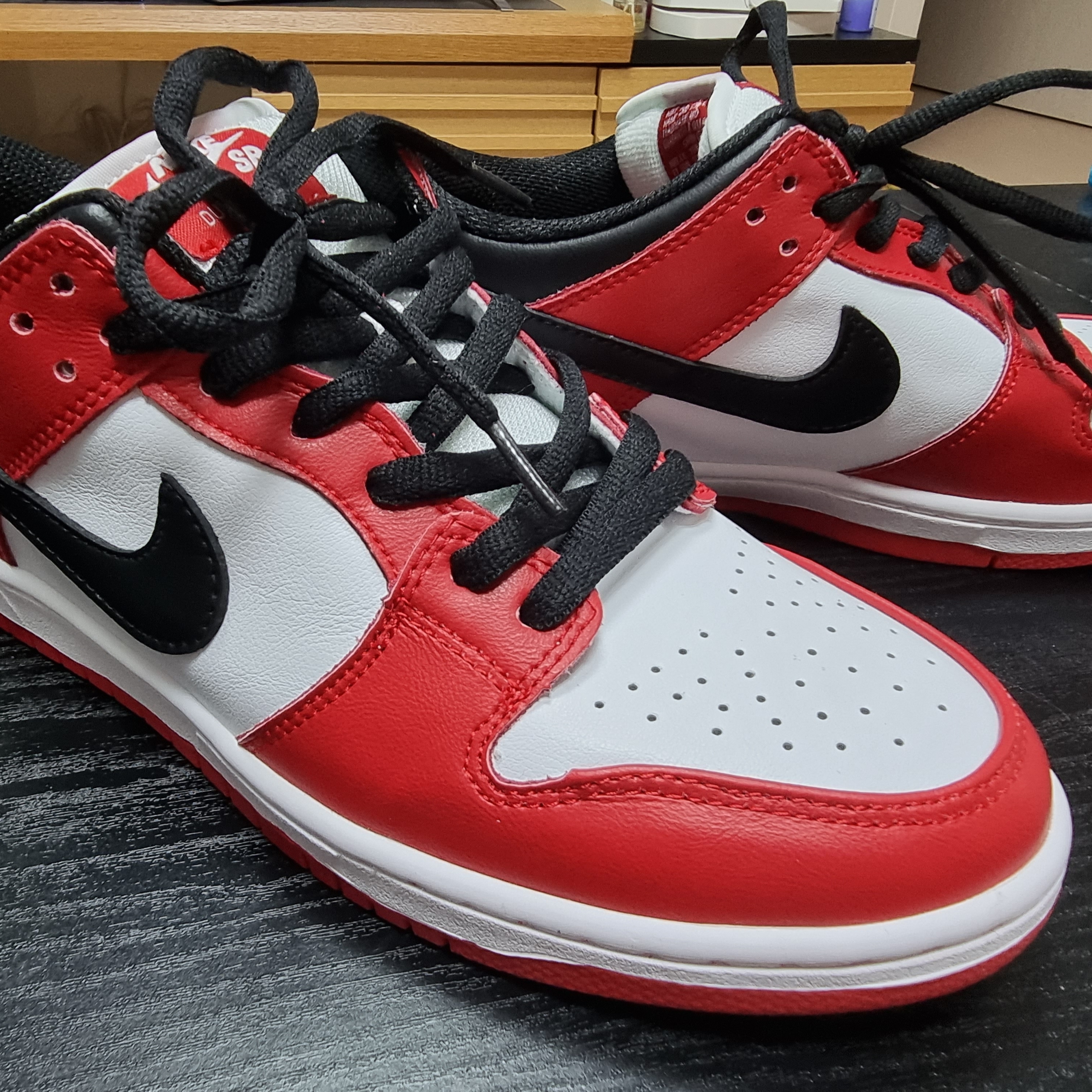 Nike SB Dunk Low Pro Chicago 착용 스타일 - 2