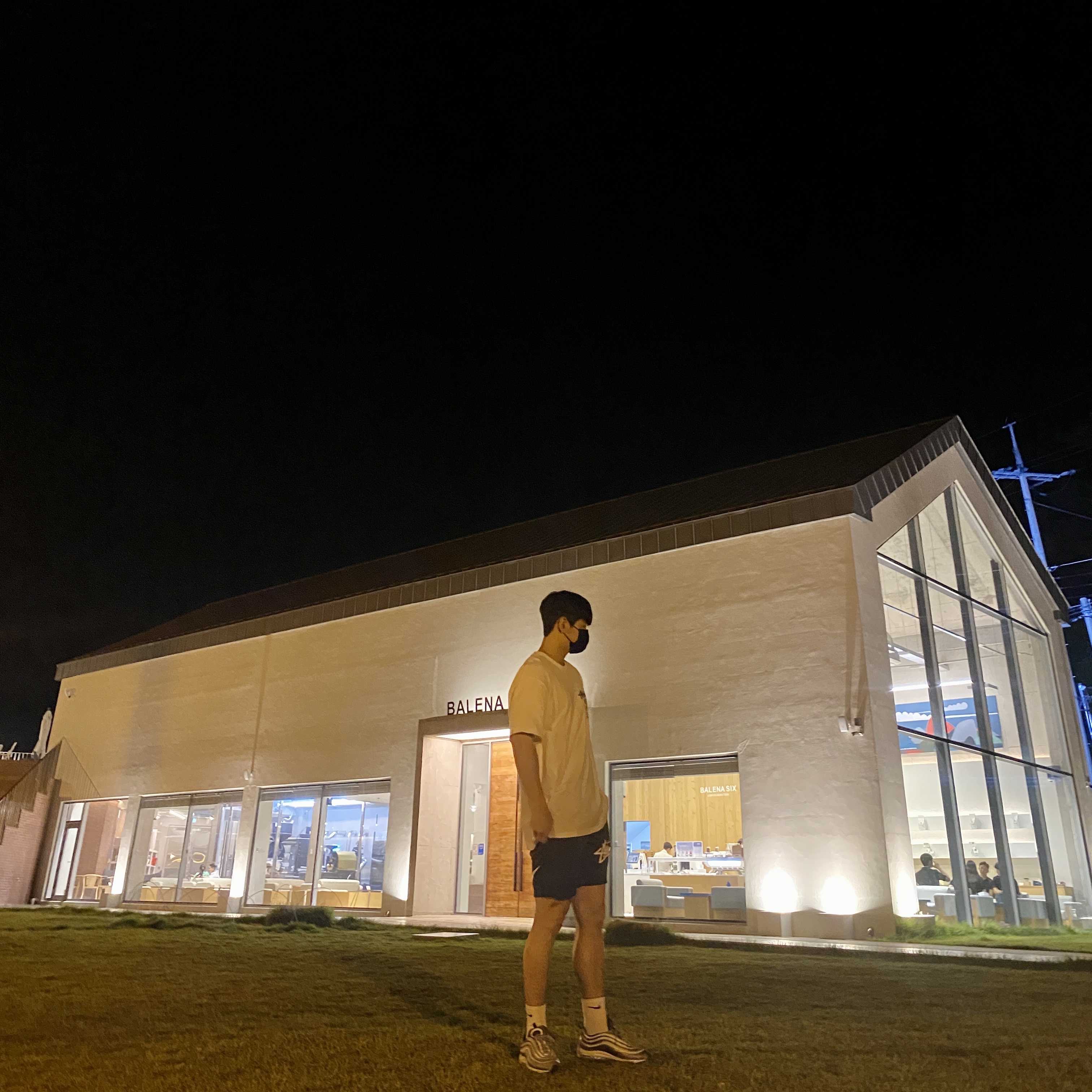 Stussy x Our Legacy Surfman T-Shirt White - 21SS, Nike x Stussy Water Shorts Off Noir 착용 스타일