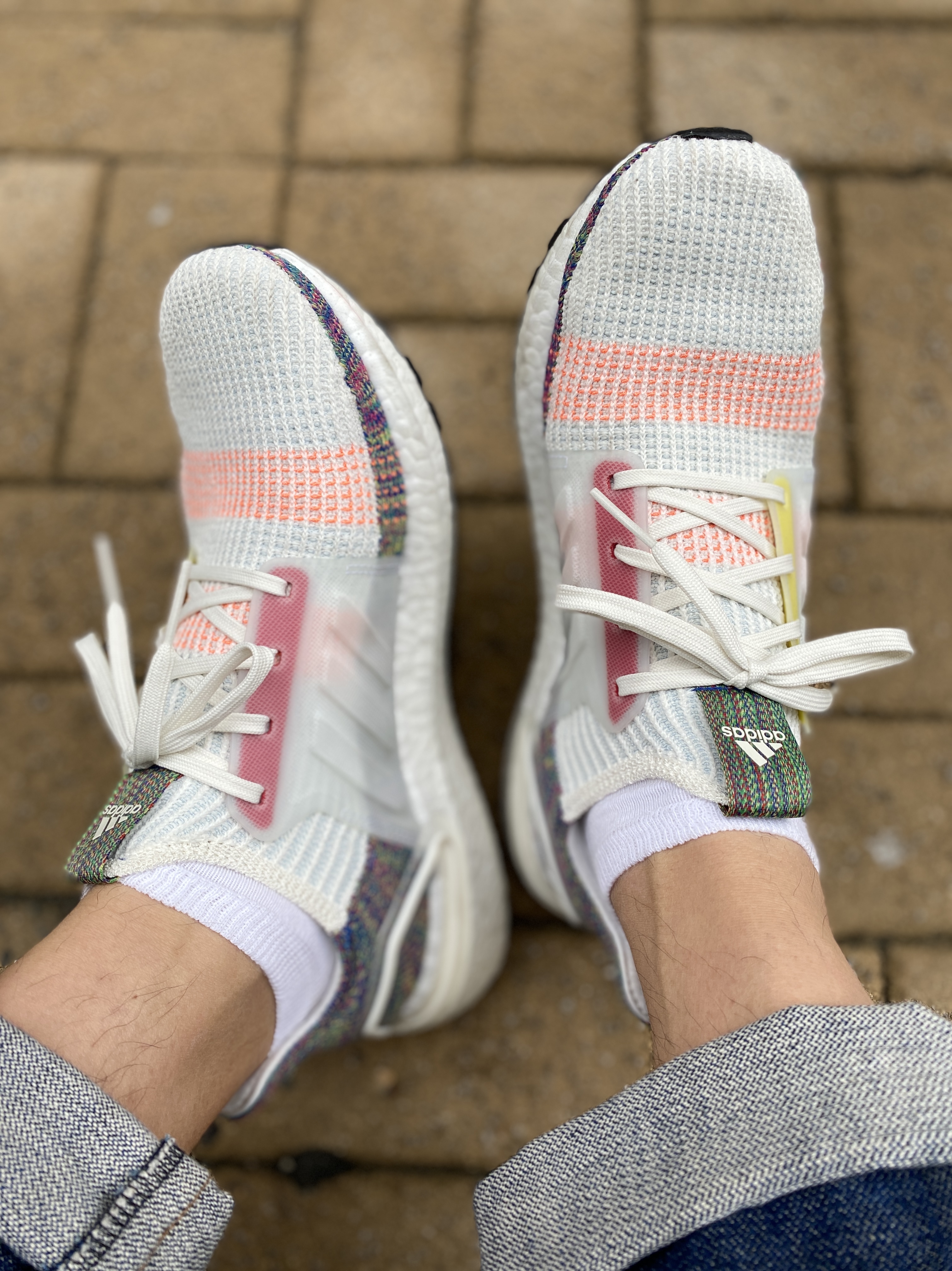 Adidas Ultraboost 2019 Cloud White Blue 착용 스타일