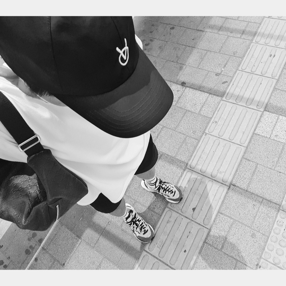 Nike x Sacai VaporWaffle Tour Yellow & Gorge Green Sail 착용 스타일 - 1