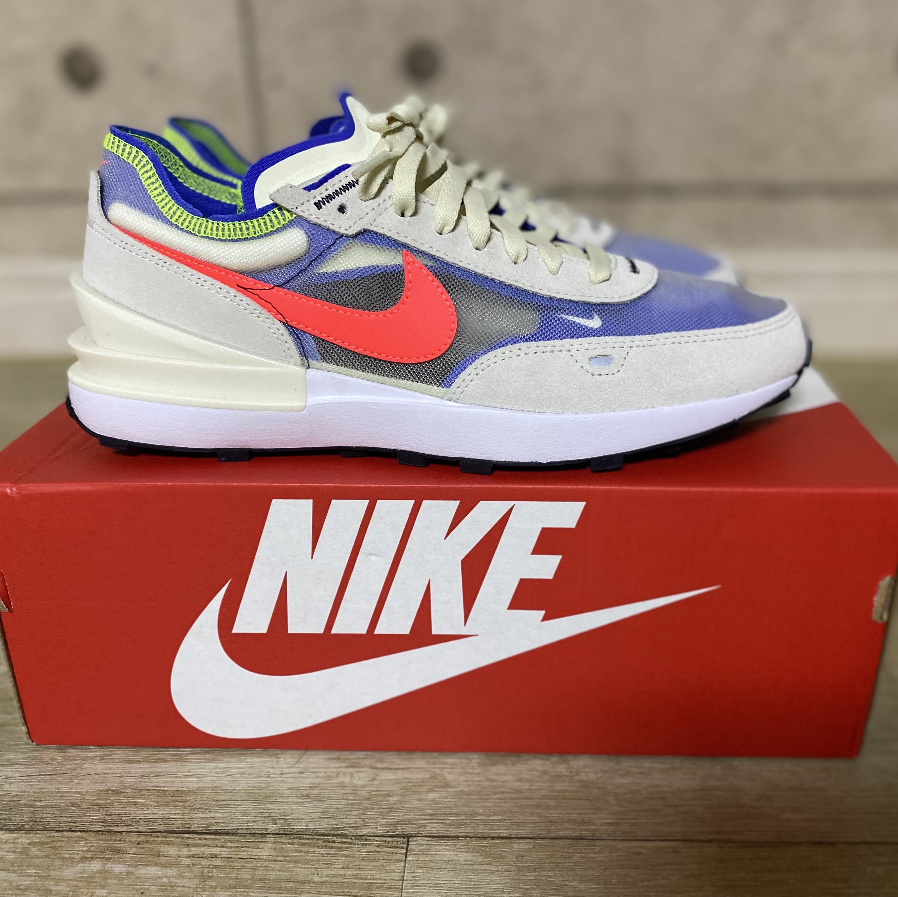 Nike Waffle One Coconut Milk Hyper Crimson 착용 스타일