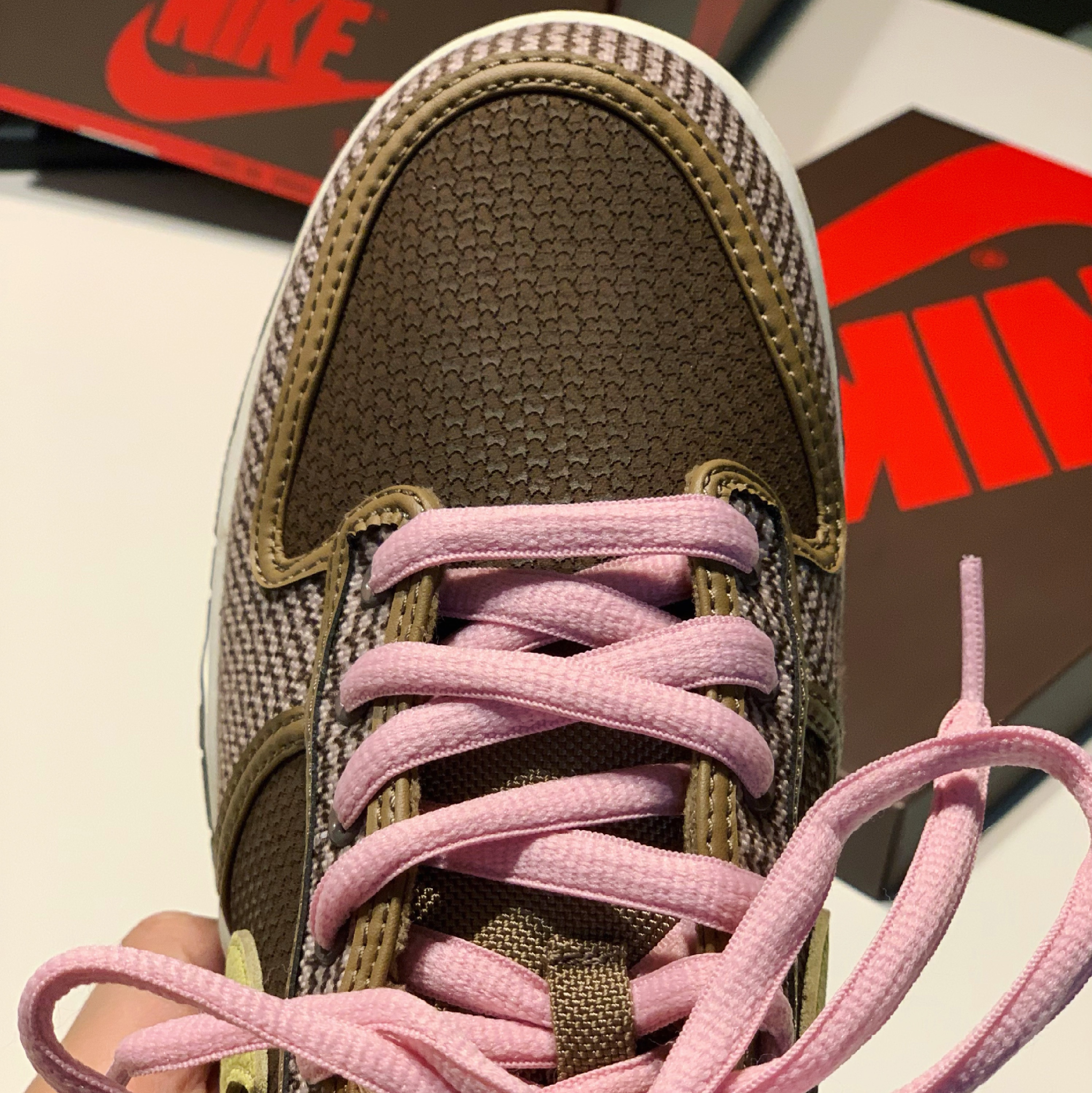 Nike x Undefeated Dunk Low SP Canteen 착용 스타일 - 2