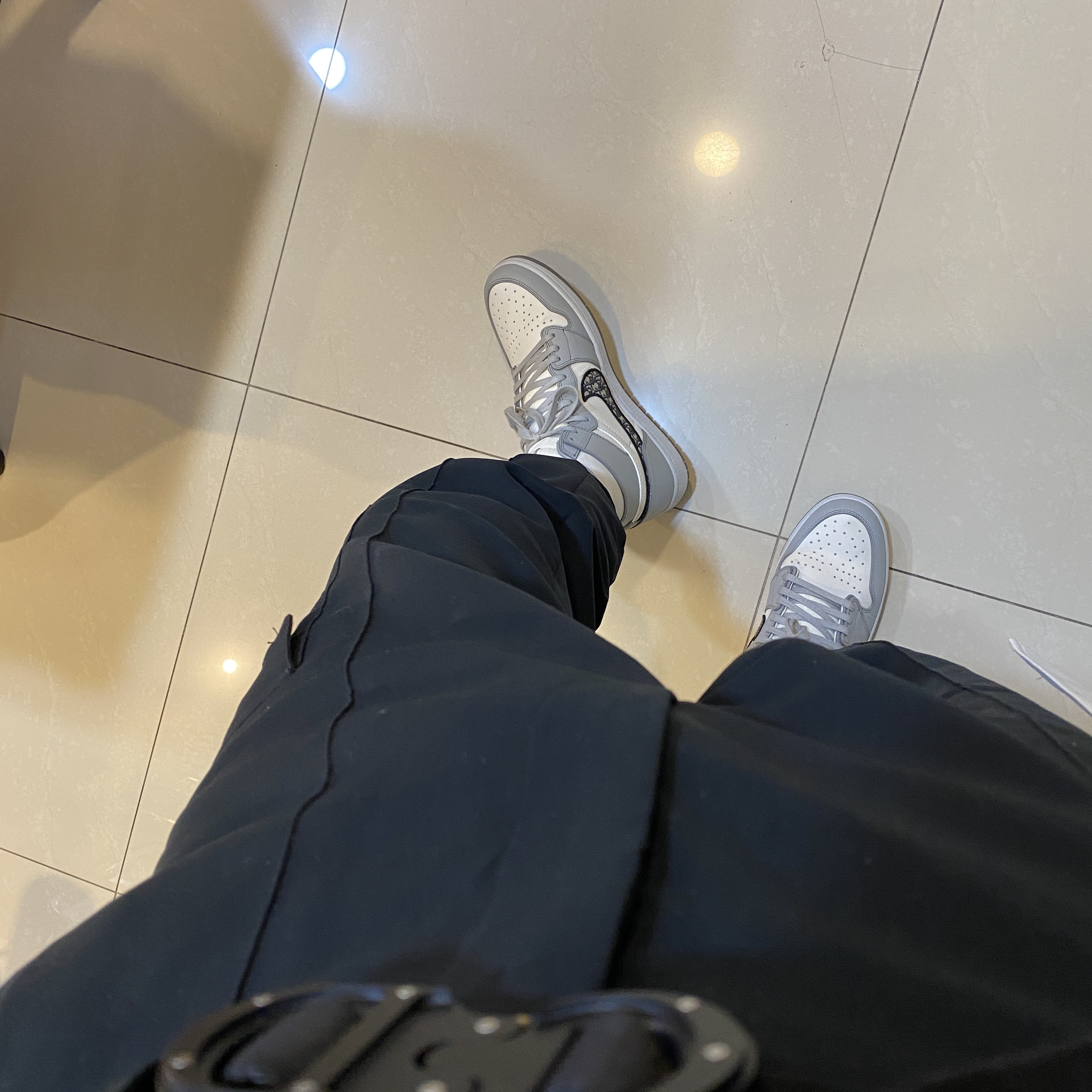 Jordan 1 x Dior High OG 착용 스타일 - 2