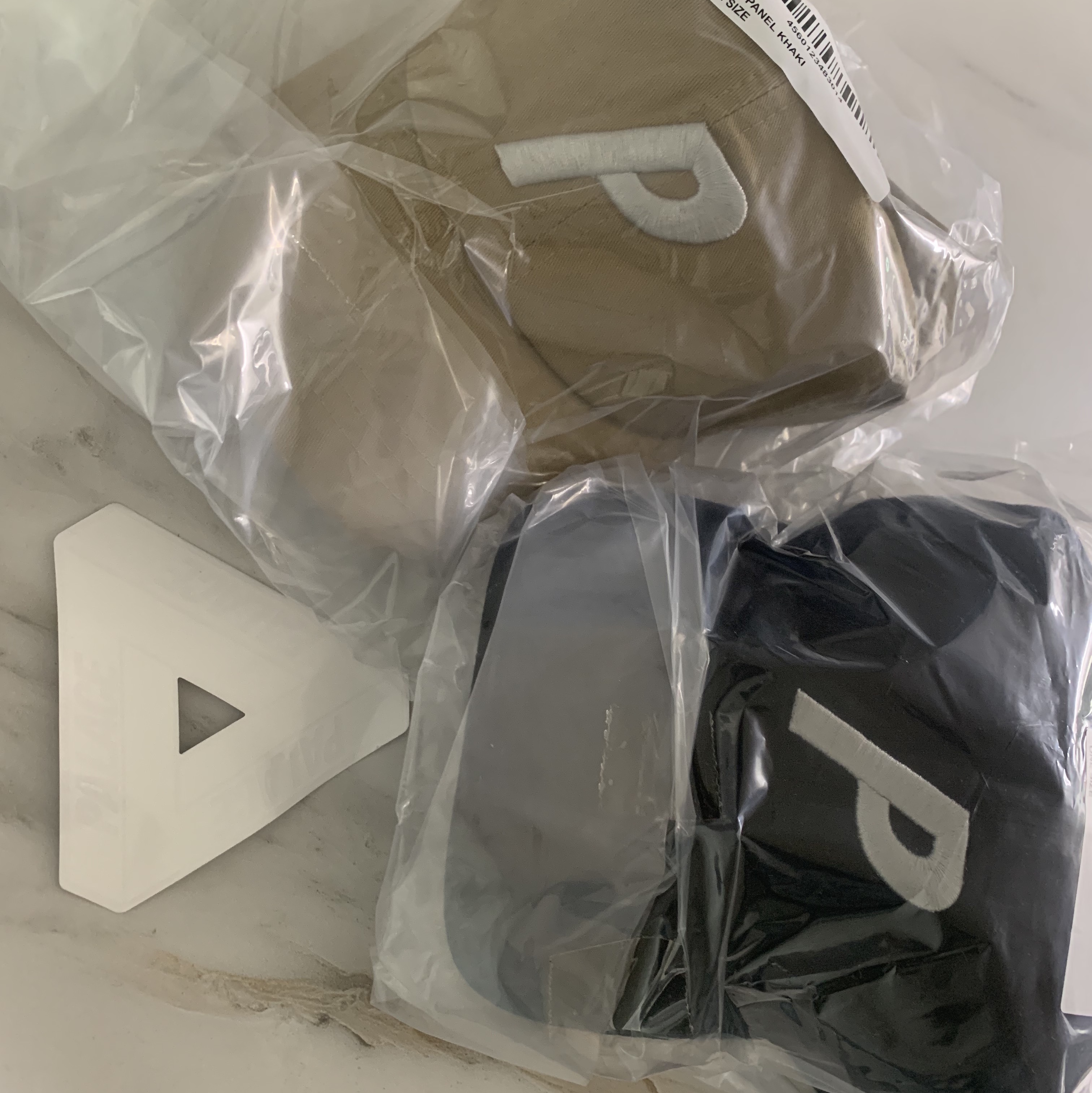 Palace P 6-Panel Black, Palace 3D P 6-Panel Khaki - 21SS 착용 스타일