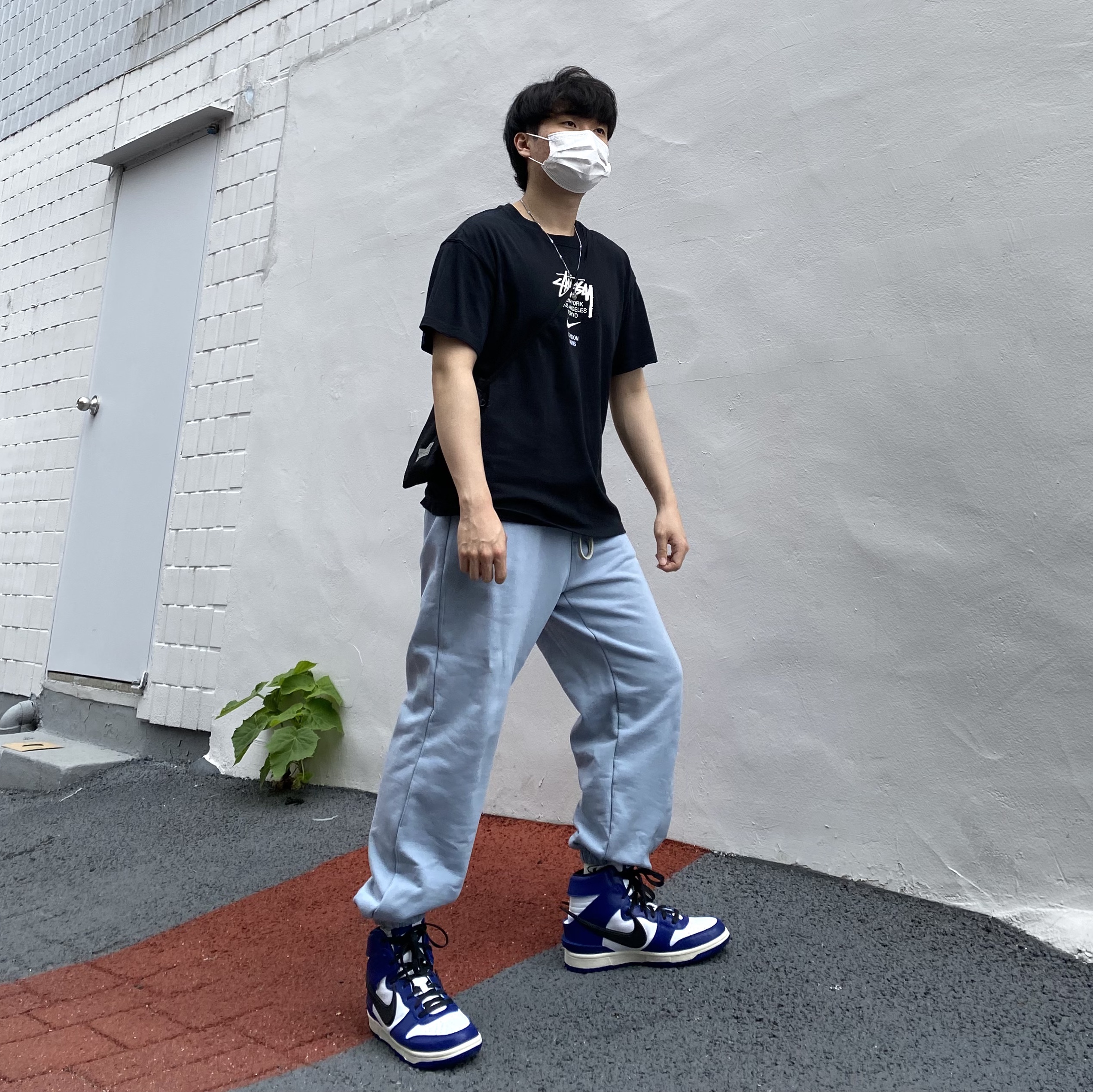 Nike x Ambush Dunk High Deep Royal Blue, Nike x Stussy WT T-Shirt Black - Asia 착용 스타일
