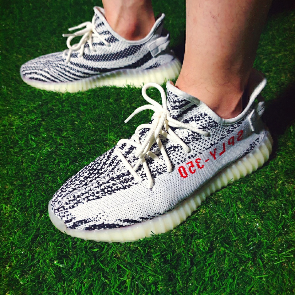 Adidas Yeezy Boost 350 V2 Zebra 2017/2019/2020 착용 스타일 - 5