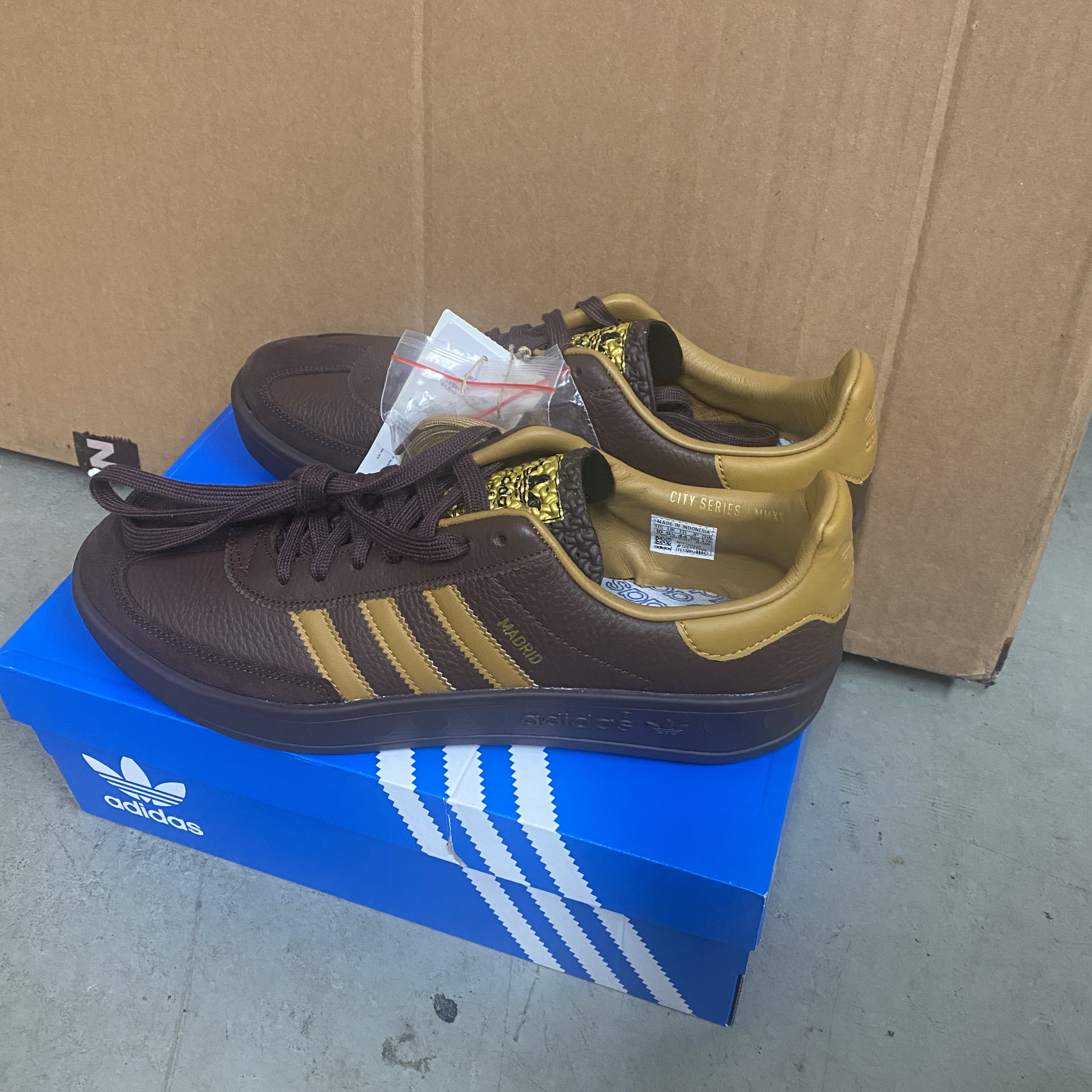 Adidas Madrid Brown 착용 스타일 - 2