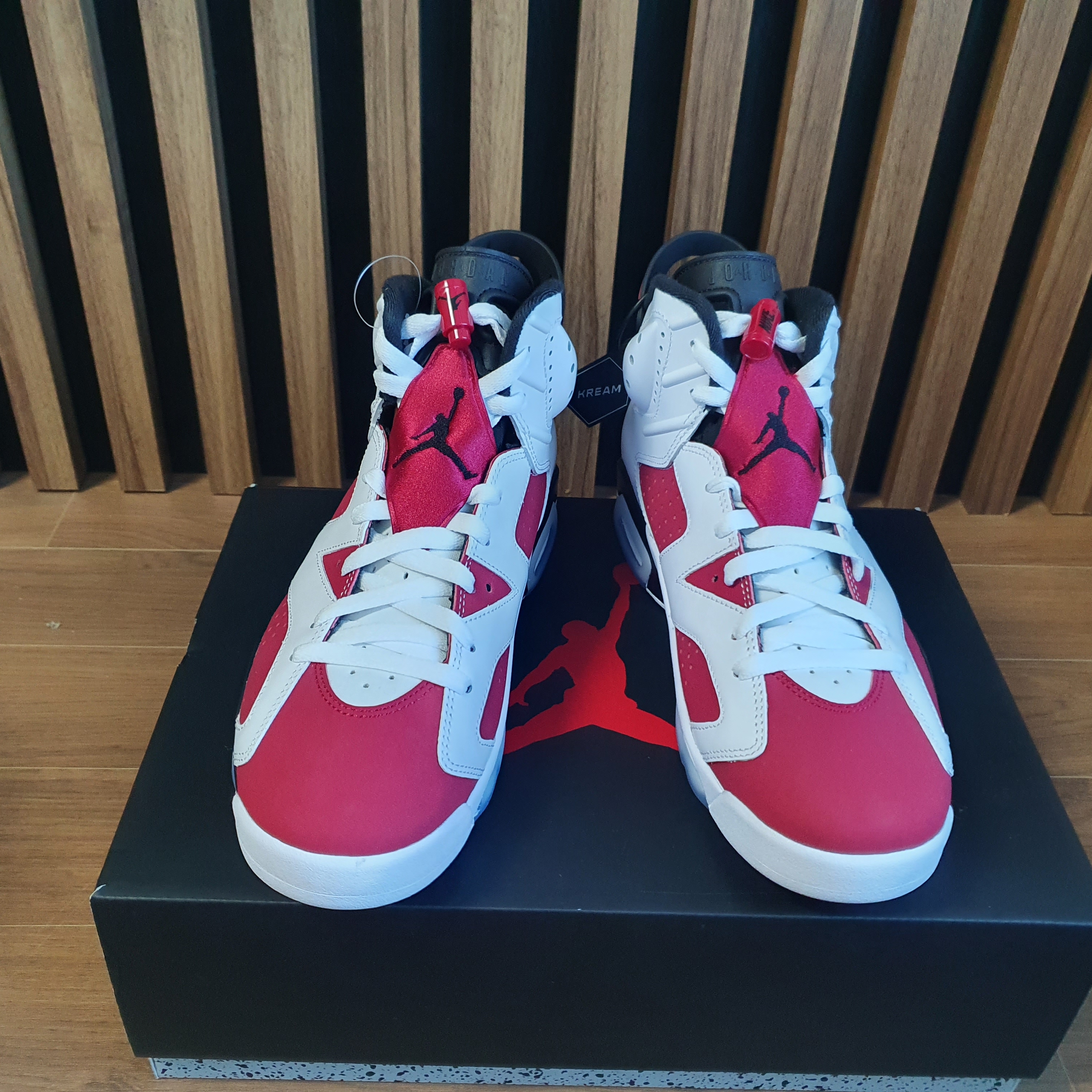 Jordan 6 Retro Carmine 2021 착용 스타일 - 2