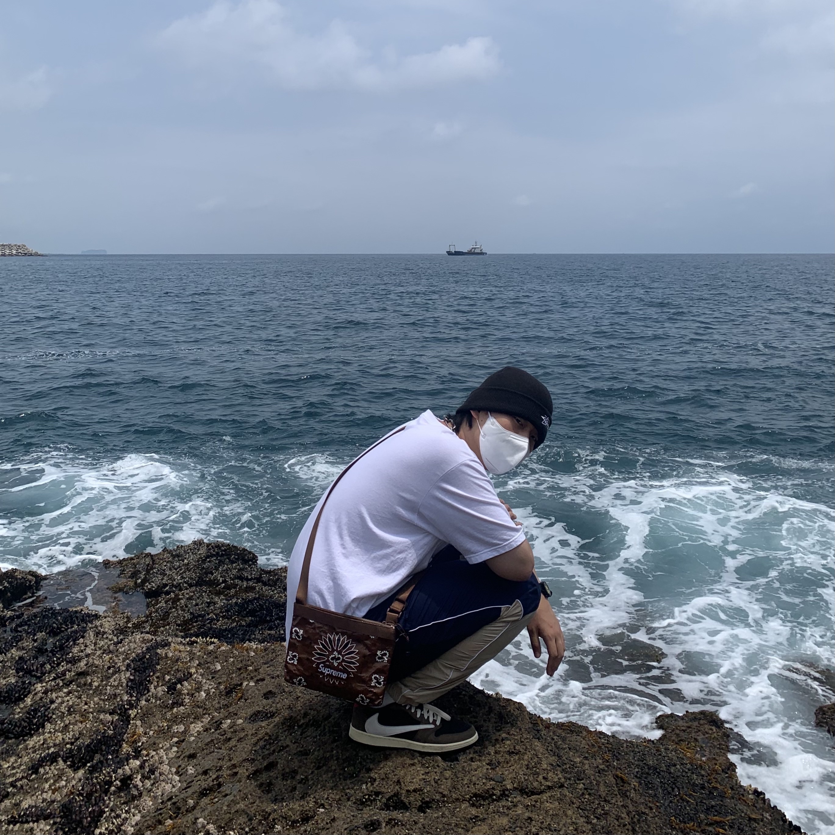 Nike x Stussy Cuff Beanie, Jordan 1 x Travis Scott Retro Low OG SP Mocha 착용 스타일