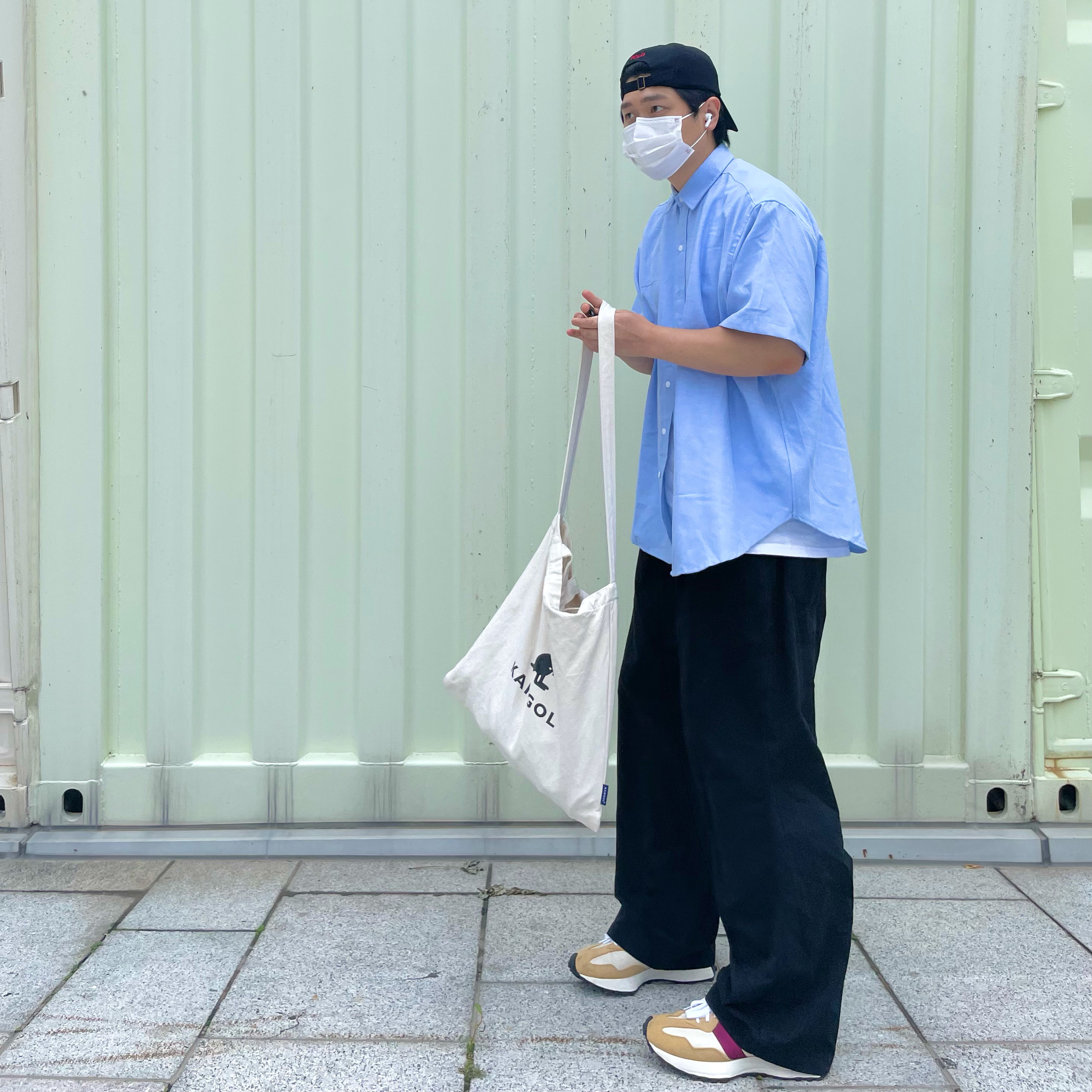 New Balance 327 Moonbeam Ghost Pepper 착용 스타일