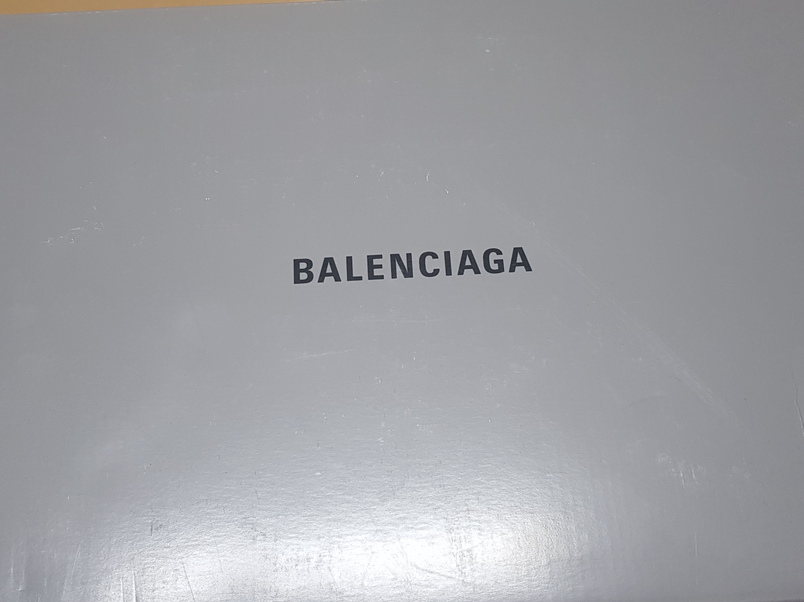 Balenciaga Track Sneakers Yellow Black White 2019 착용 스타일 - 1