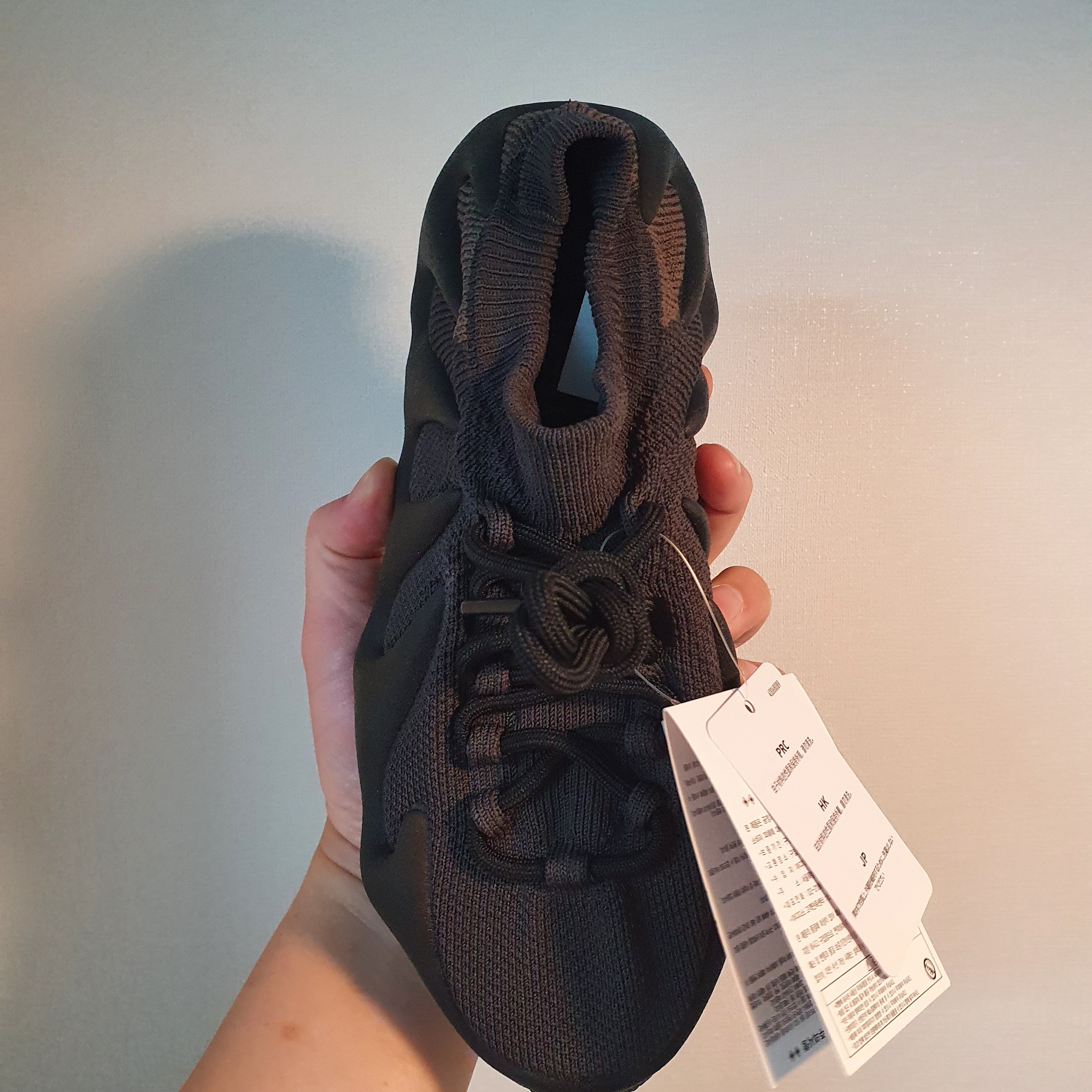 Adidas Yeezy 450 Dark Slate 착용 스타일 - 2
