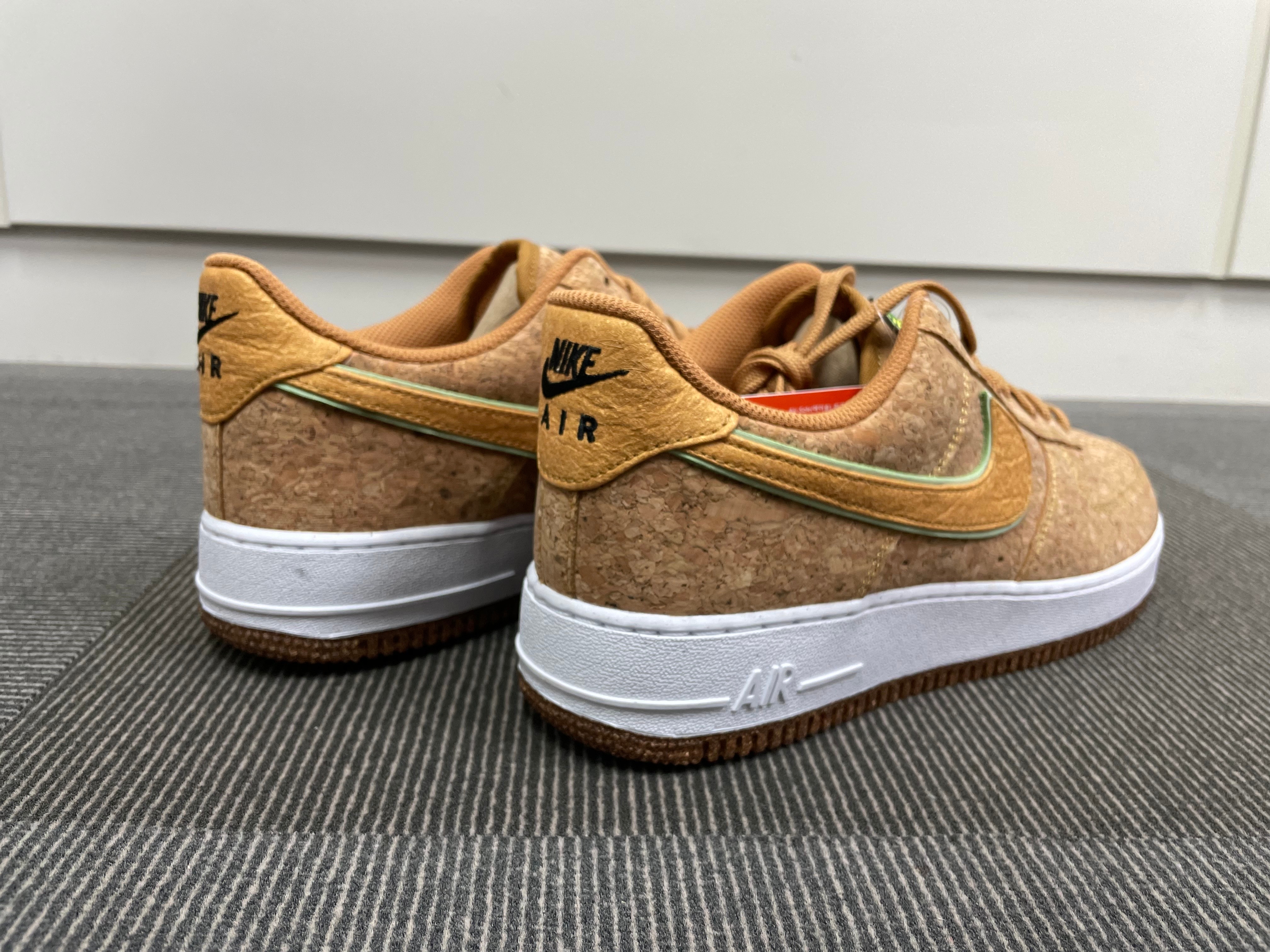 Nike Air Force 1 '07 PRM Pineapple Cork 착용 스타일 - 3