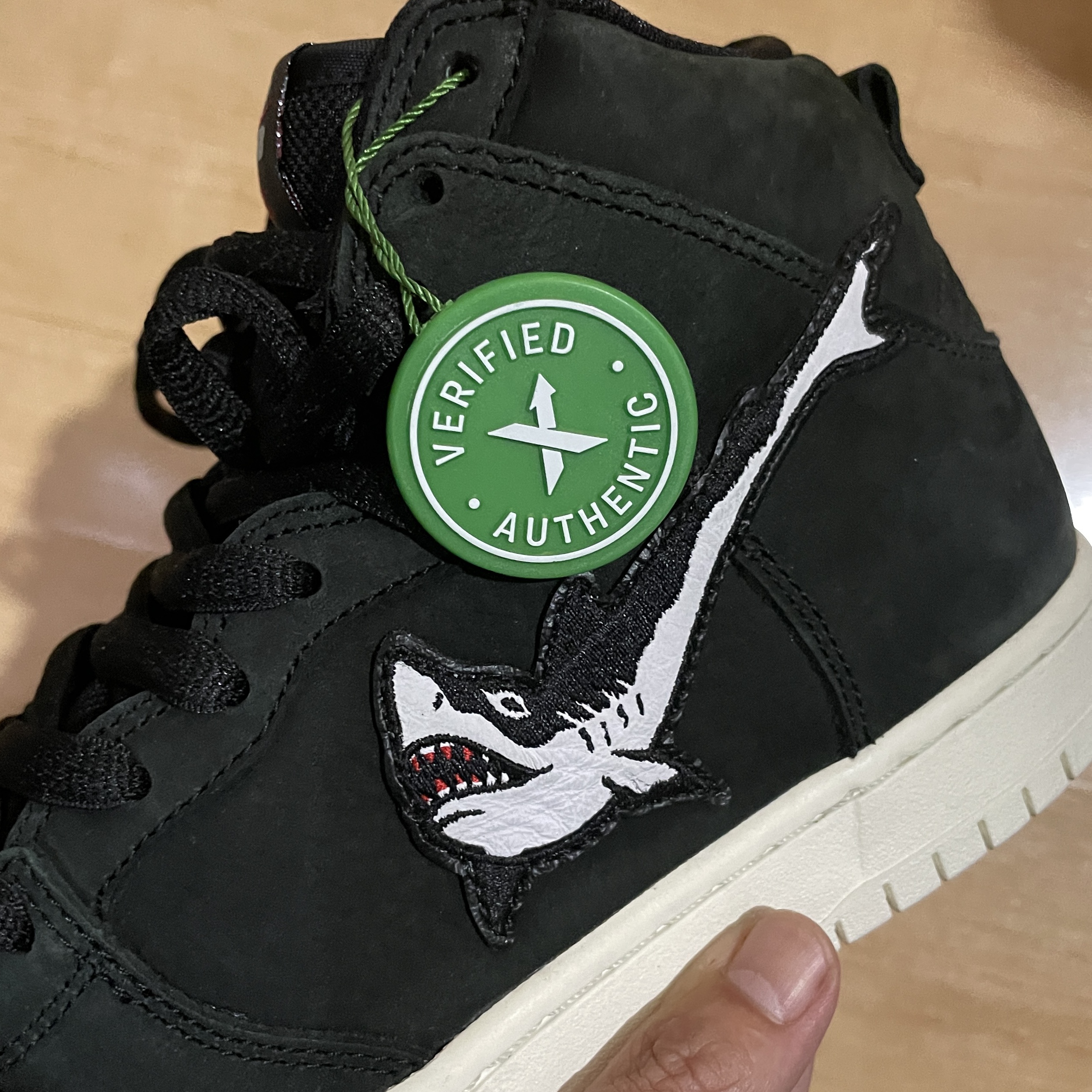 Nike SB Dunk High Oski Shark 착용 스타일