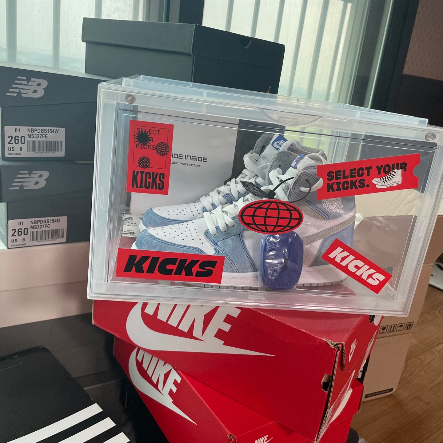 Jordan 1 Retro High OG Hyper Royal 착용 스타일 - 1