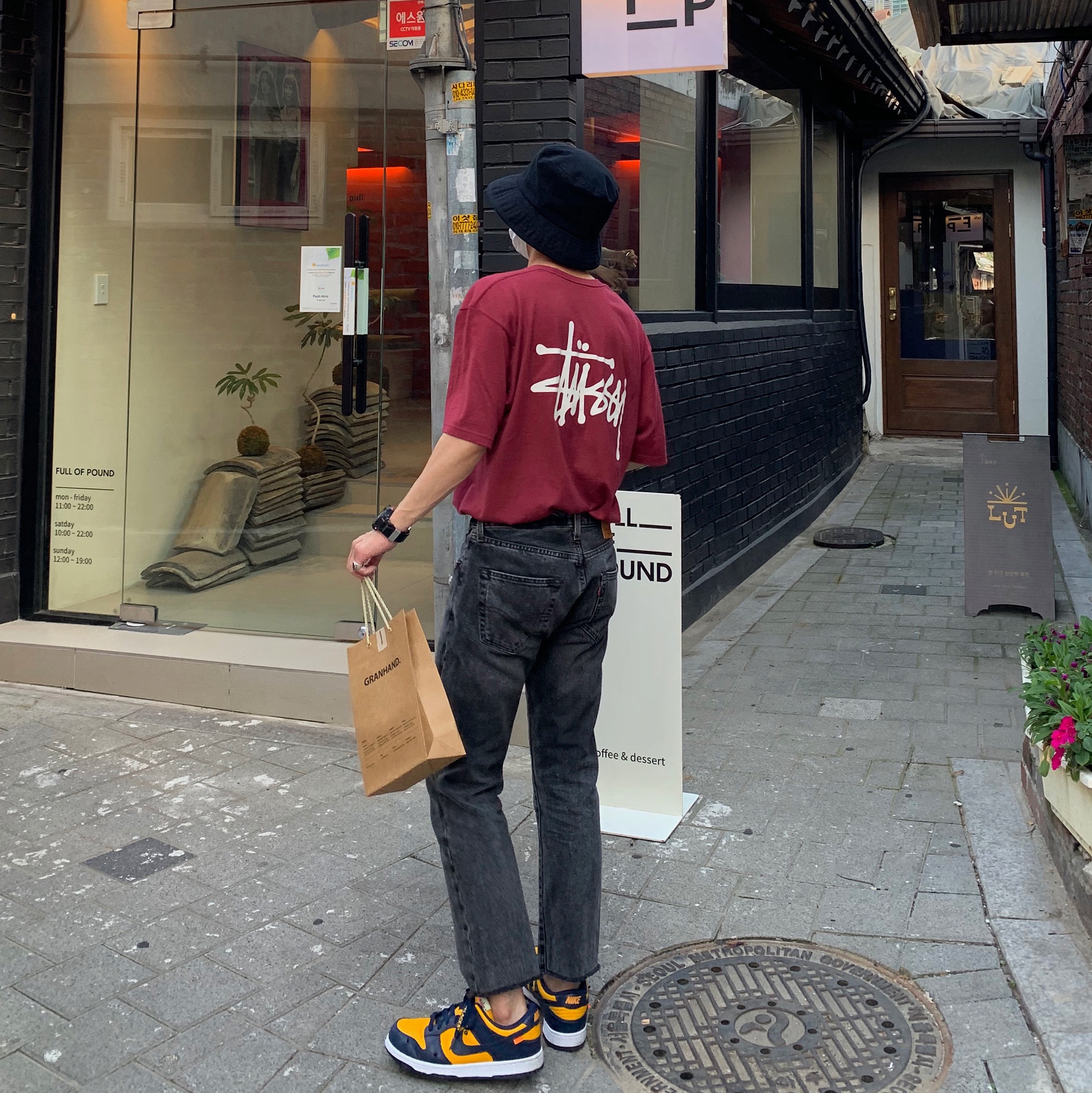 Nike x Off-White Dunk Low University Gold Midnight Navy 착용 스타일