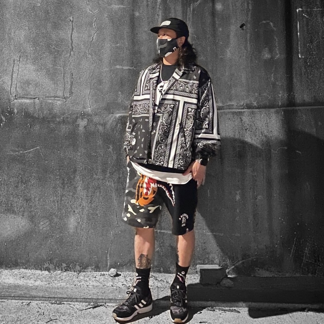Adidas x BAPE x Undefeated ZX 8000 Black Camo 착용 스타일