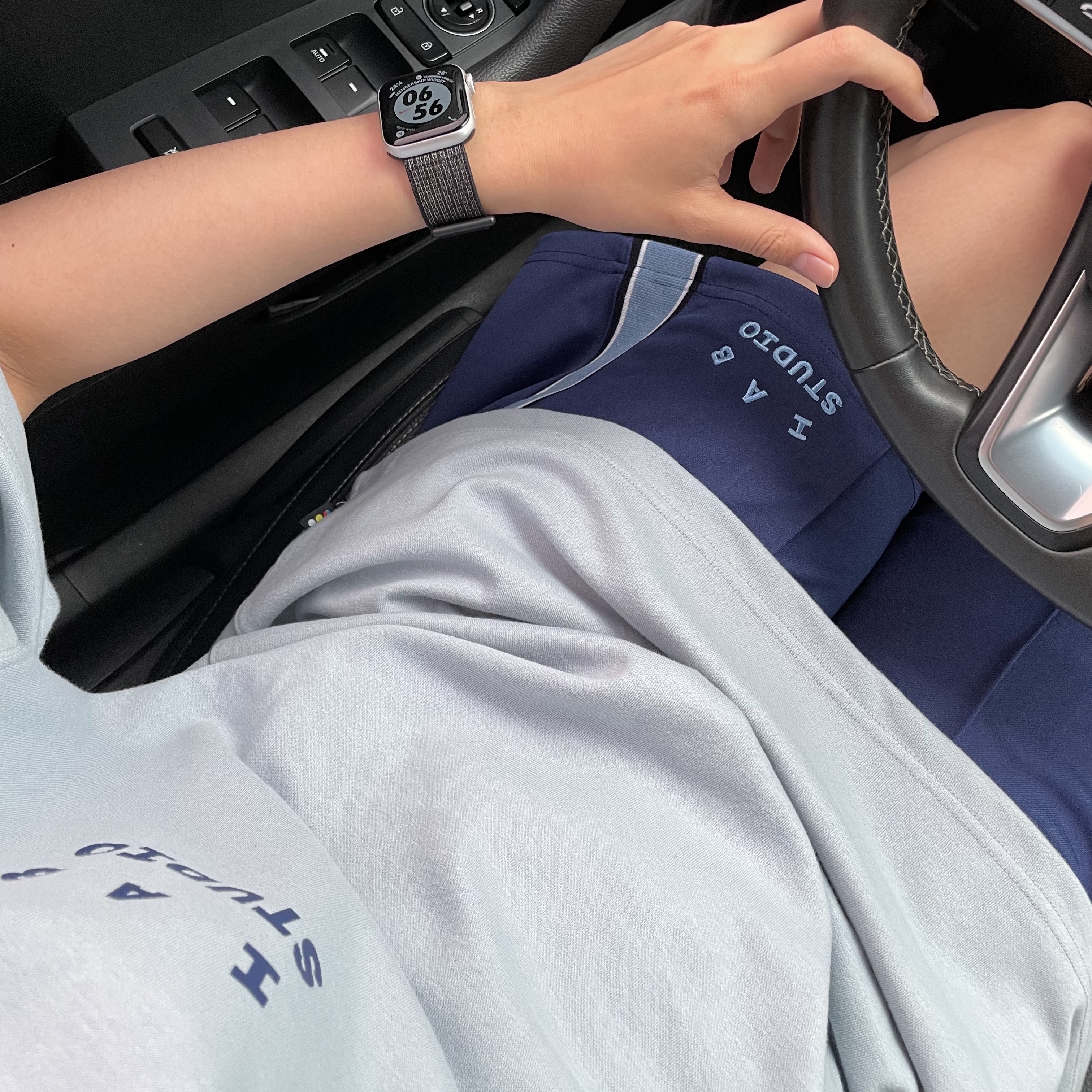 IAB Studio T-Shirt Ash Blue - 21SS, IAB Studio Track Shorts Navy - 21SS 착용 스타일