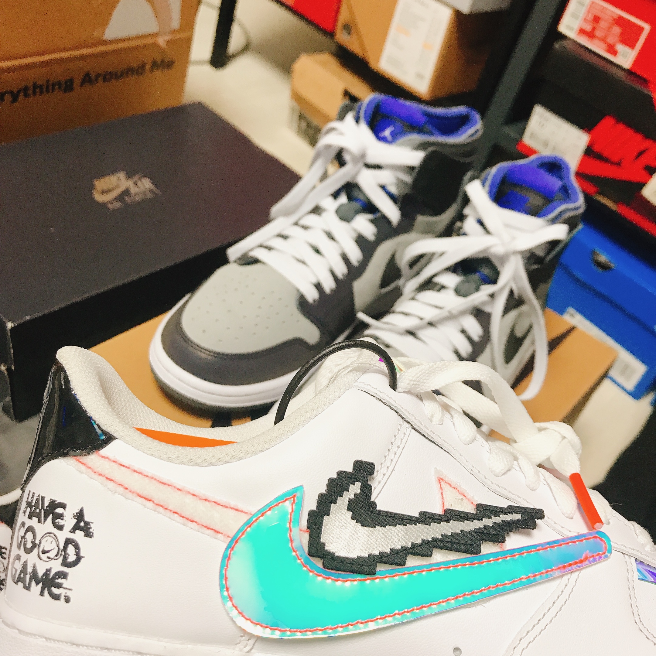 Nike Air Force 1 '07 LV8 Have a Good Game, Jordan 1 x League of Legends Zoom Air CMFT Esports 착용 스타일