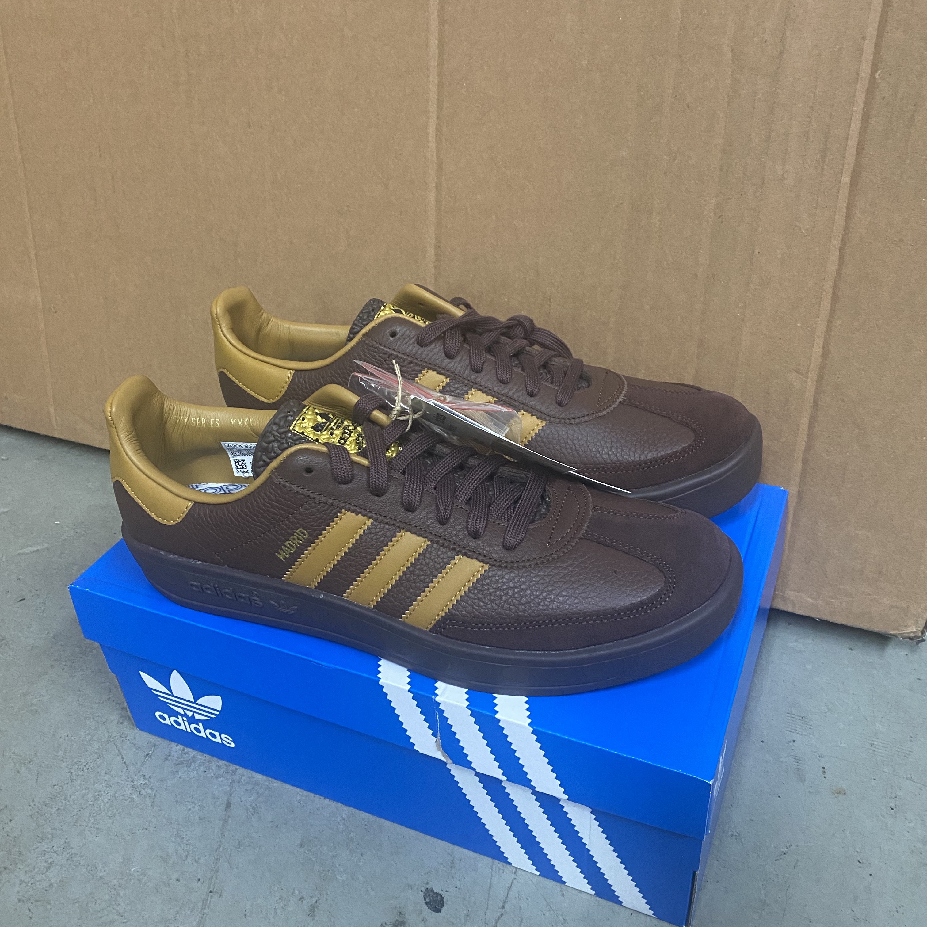 Adidas Madrid Brown 착용 스타일 - 1