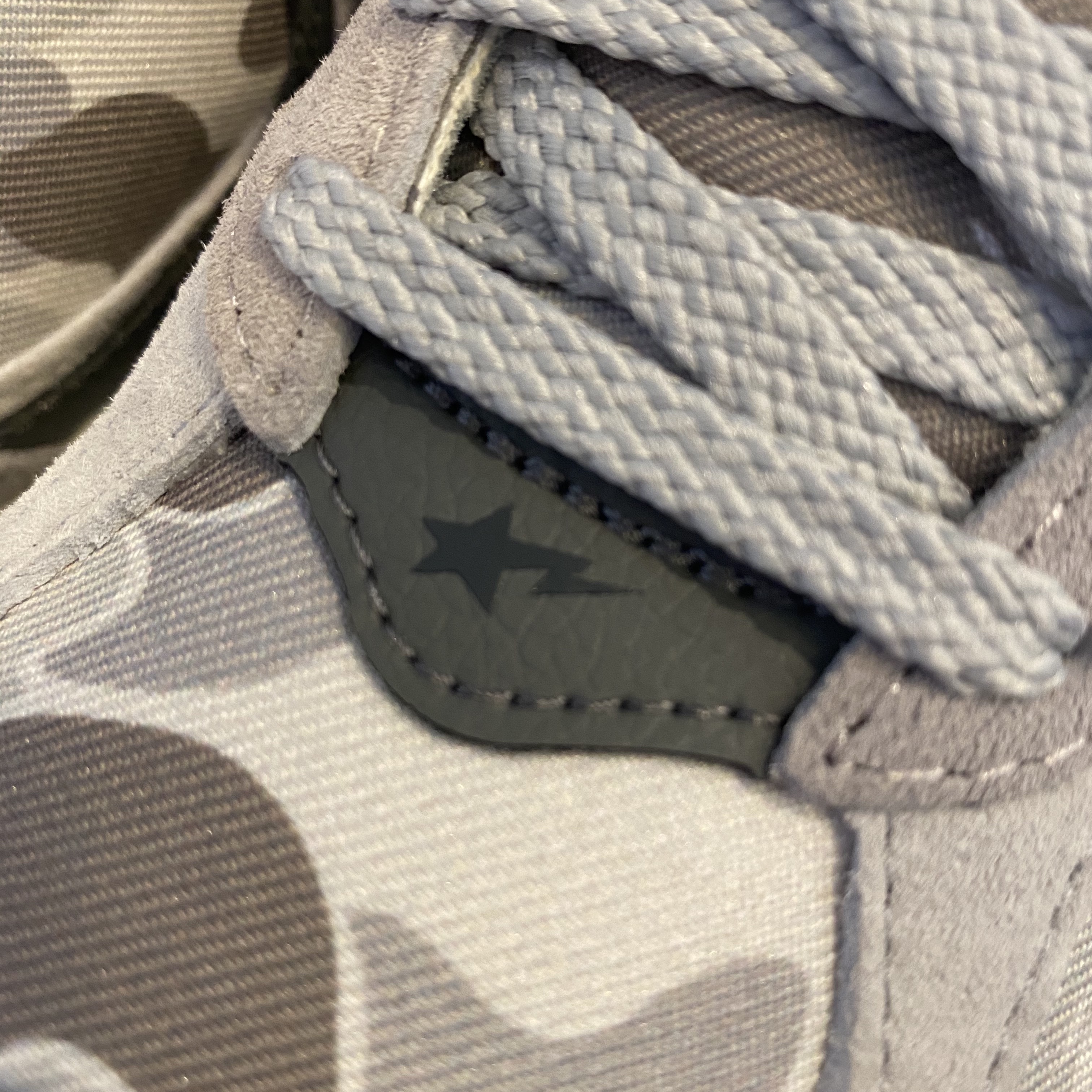 New Balance x BAPE 2002R Gray Camo (Special Box) 착용 스타일 - 3