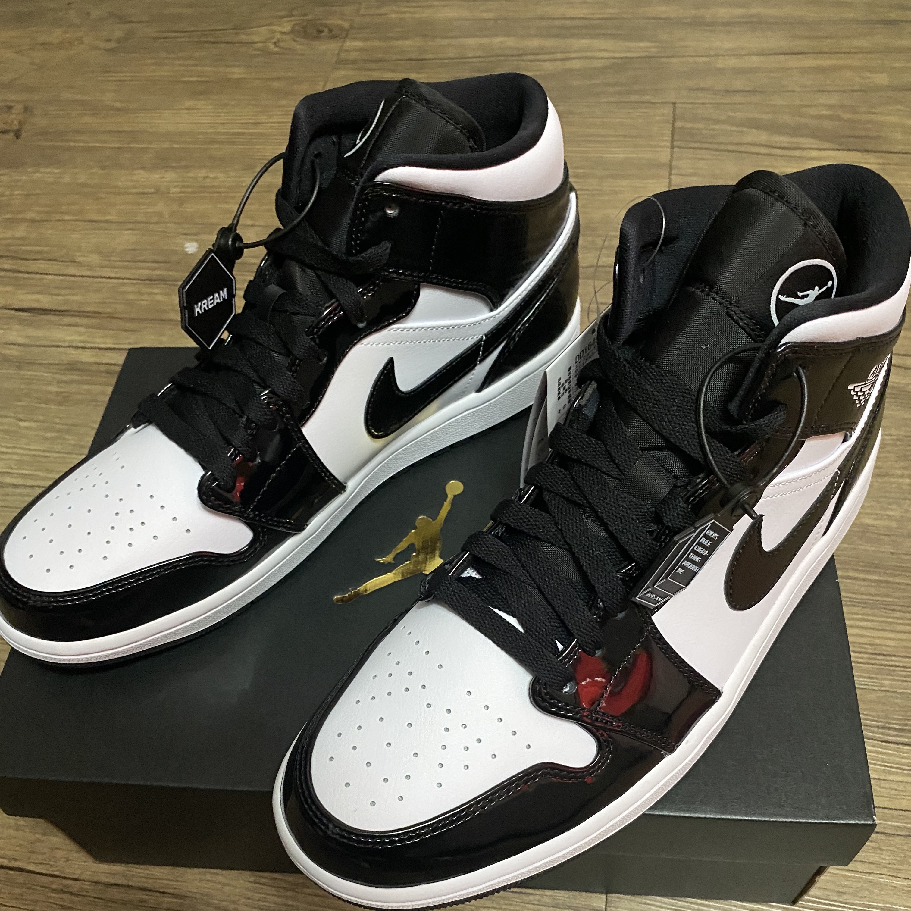 Jordan 1 Mid SE ASW Black 착용 스타일 - 2
