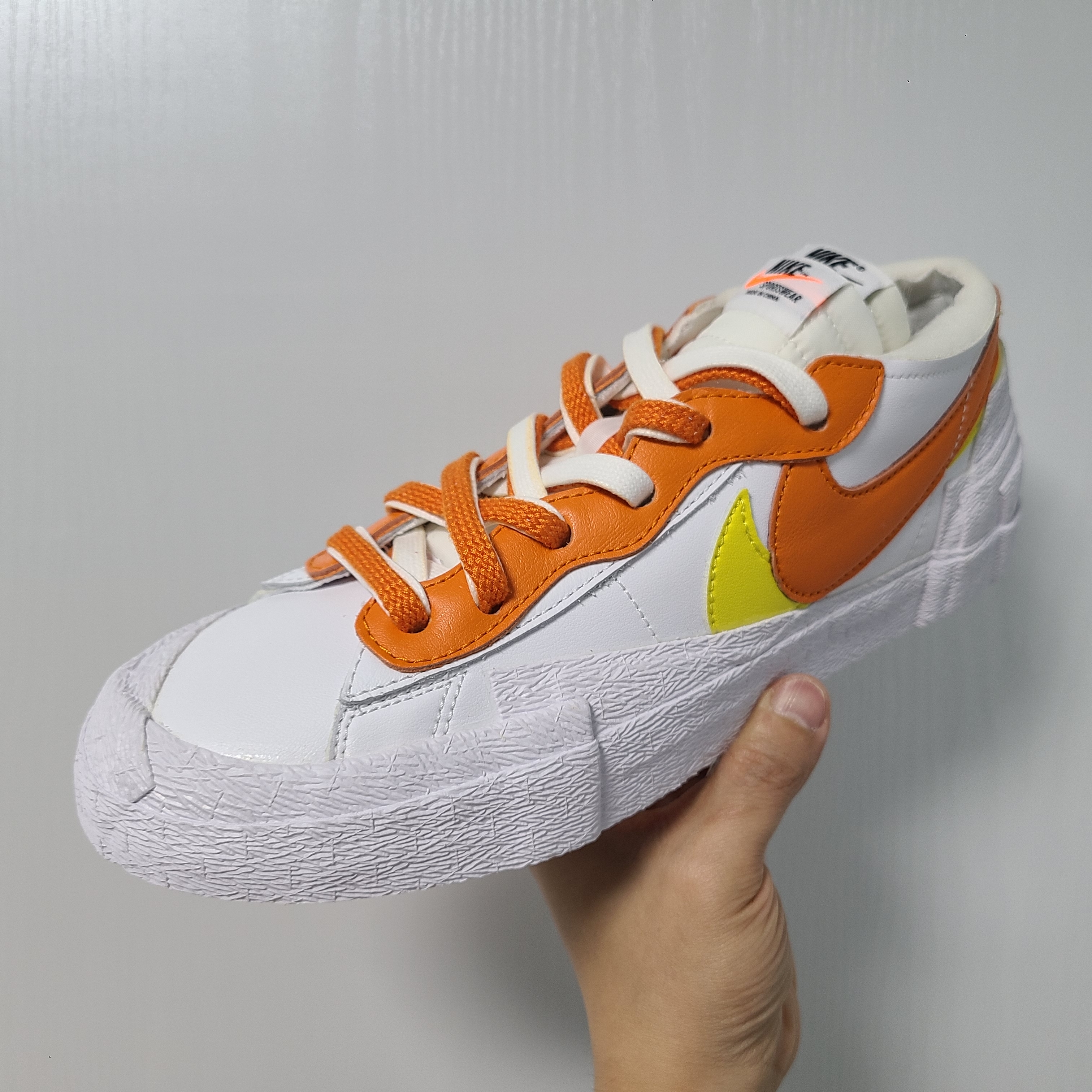 Nike x Sacai Blazer Low Magma Orange, Nike x Sacai Blazer Low Classic Green 착용 스타일 - 1