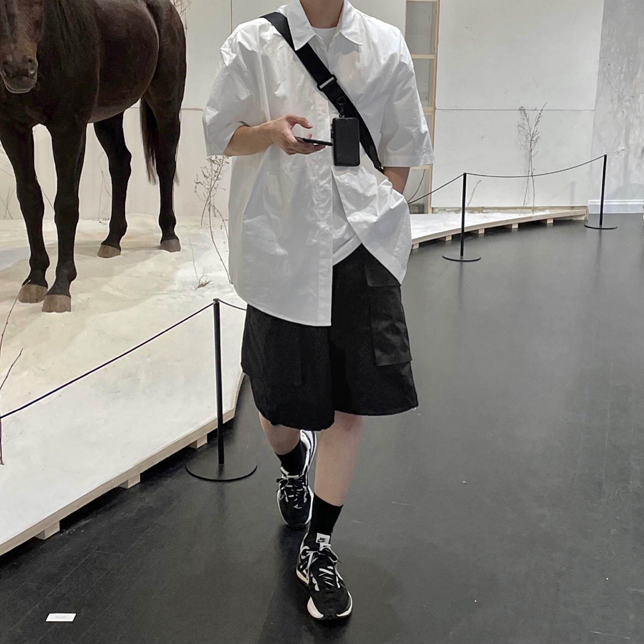 Nike x Sacai VaporWaffle Black White 착용 스타일 - 1