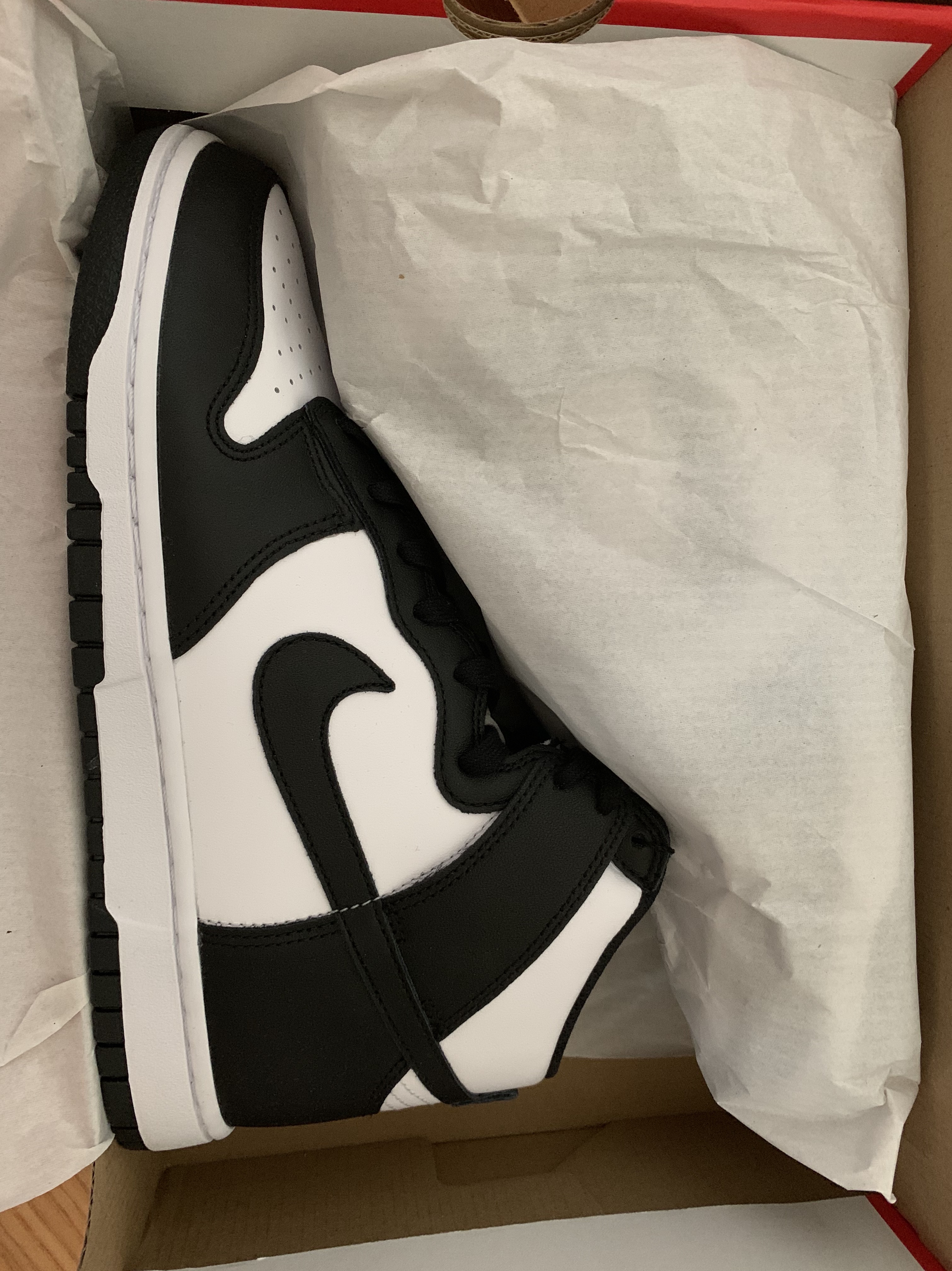 Nike Dunk High Retro Black and White 착용 스타일