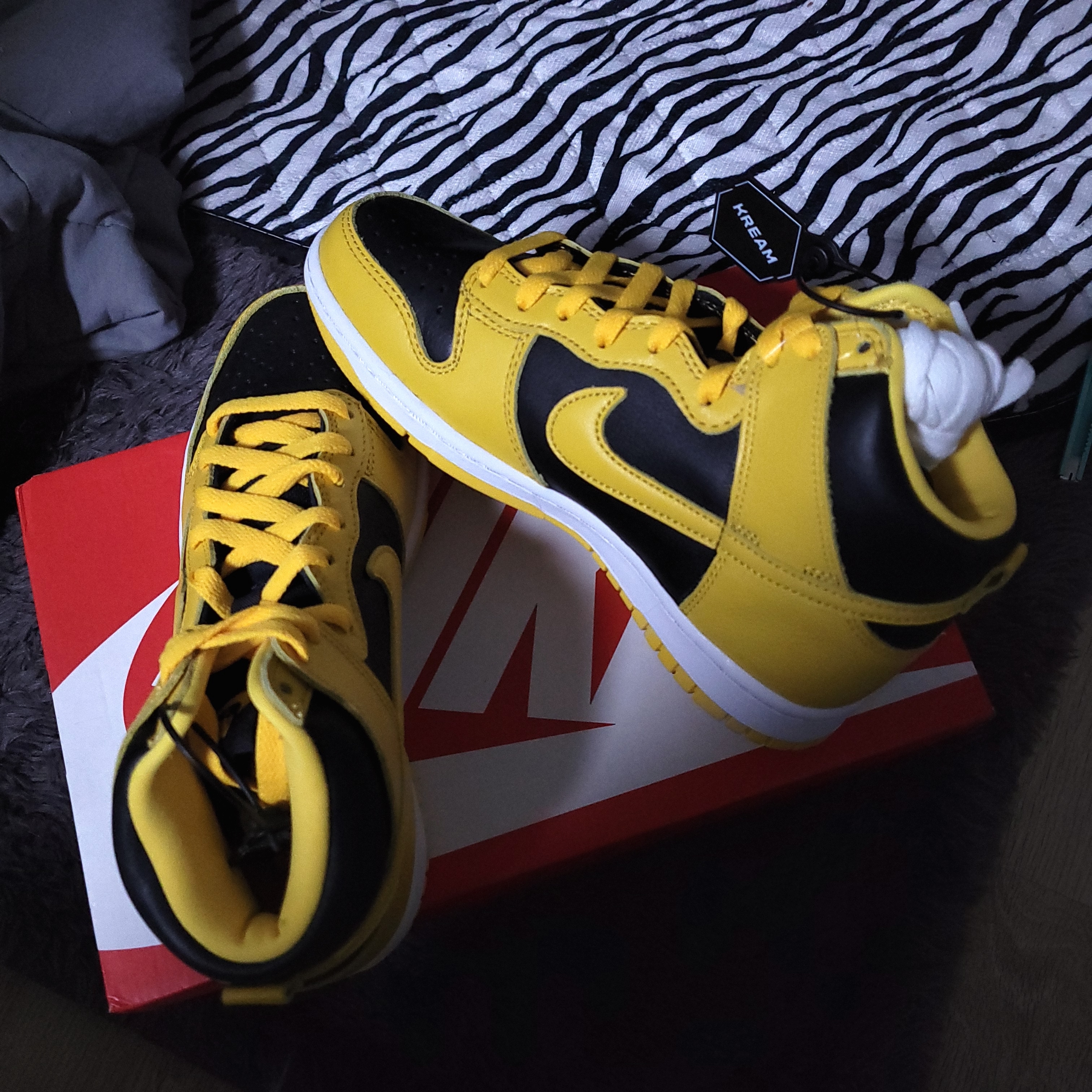 Nike Dunk High SP Varsity Maize 착용 스타일
