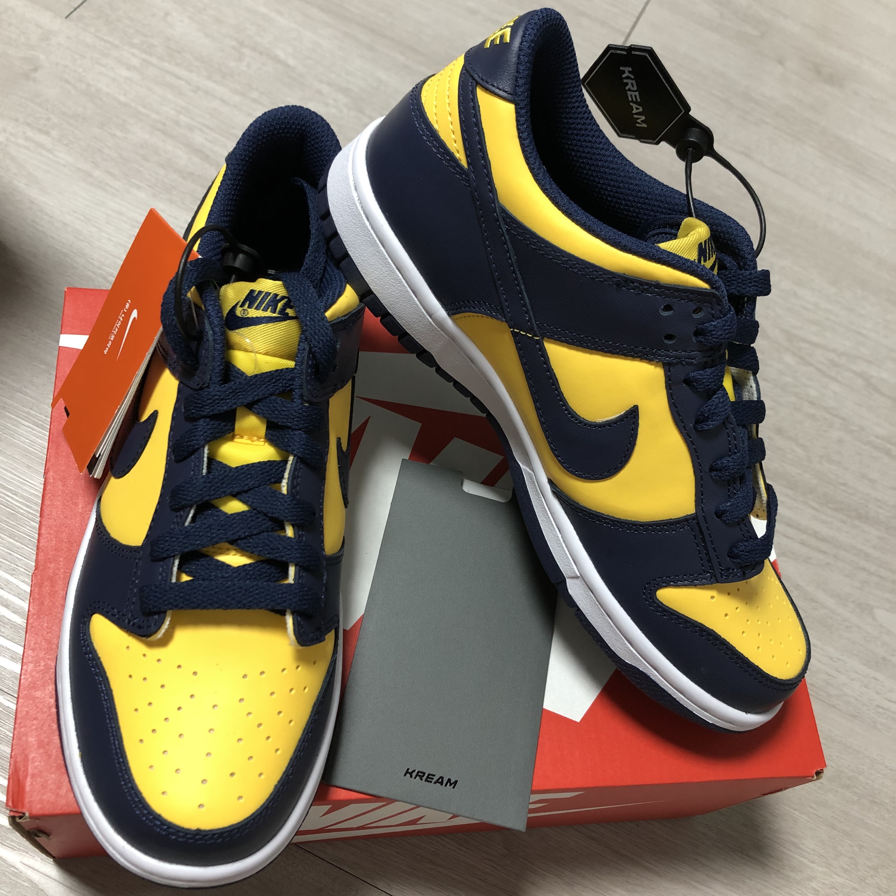 (GS) Nike Dunk Low Varsity Maize, Nike Dunk Low Retro Varsity Maize 착용 스타일 - 1